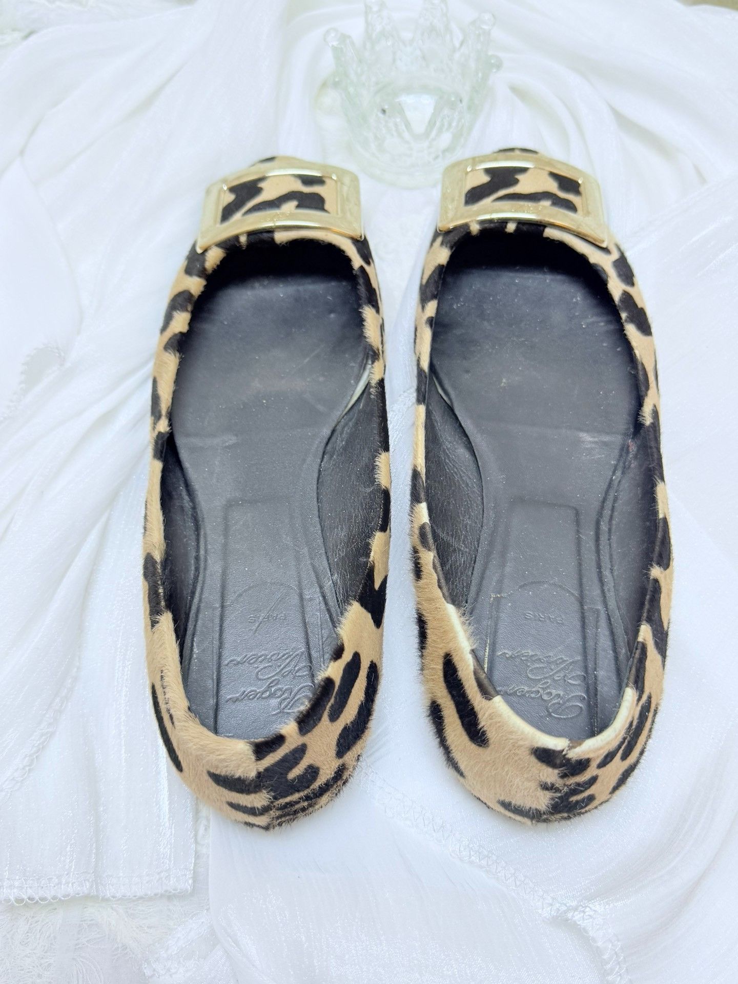 Roger Vivier Roger Vivier Retro Gold Lowtop Sneakers us_7-5 Women Size US 7.5 / IT 37.5 - 4 Thumbnail