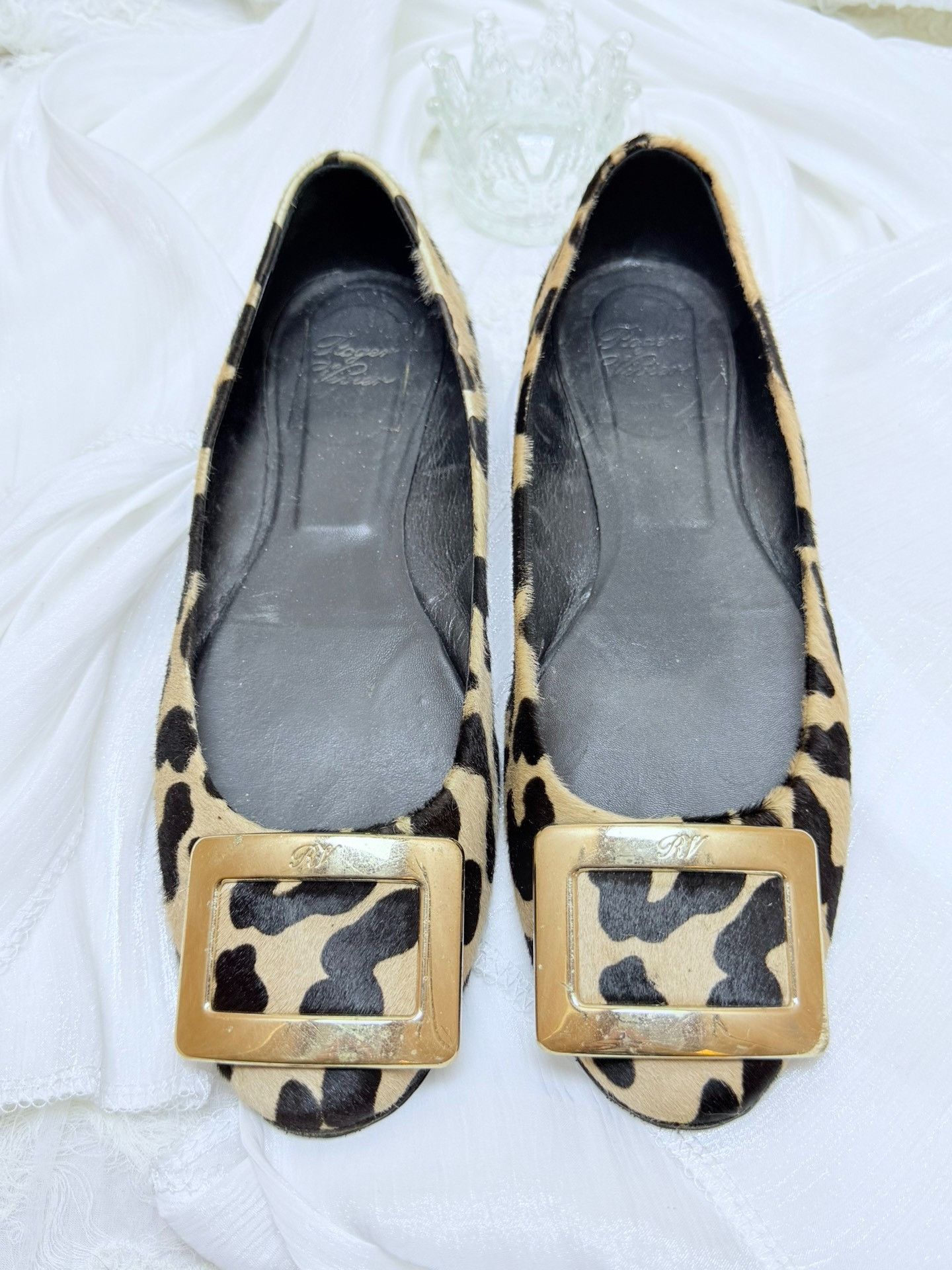 Roger Vivier Roger Vivier Retro Gold Lowtop Sneakers us_7-5 Women Size US 7.5 / IT 37.5 - 6 Thumbnail