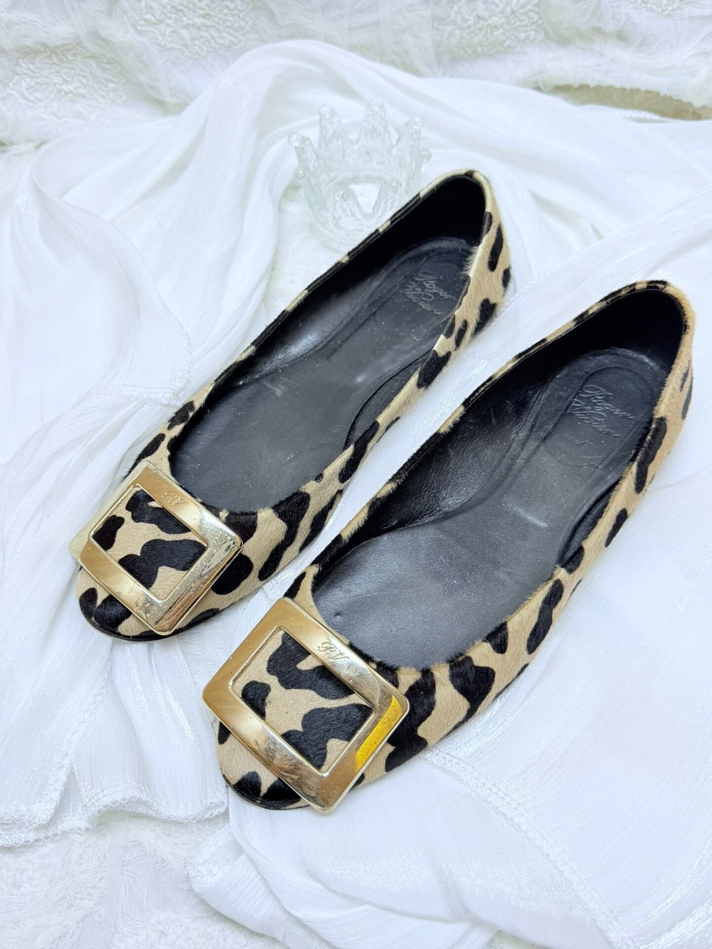Roger Vivier Roger Vivier Retro Gold Lowtop Sneakers us_7-5 Women Size US 7.5 / IT 37.5 - 3 Thumbnail