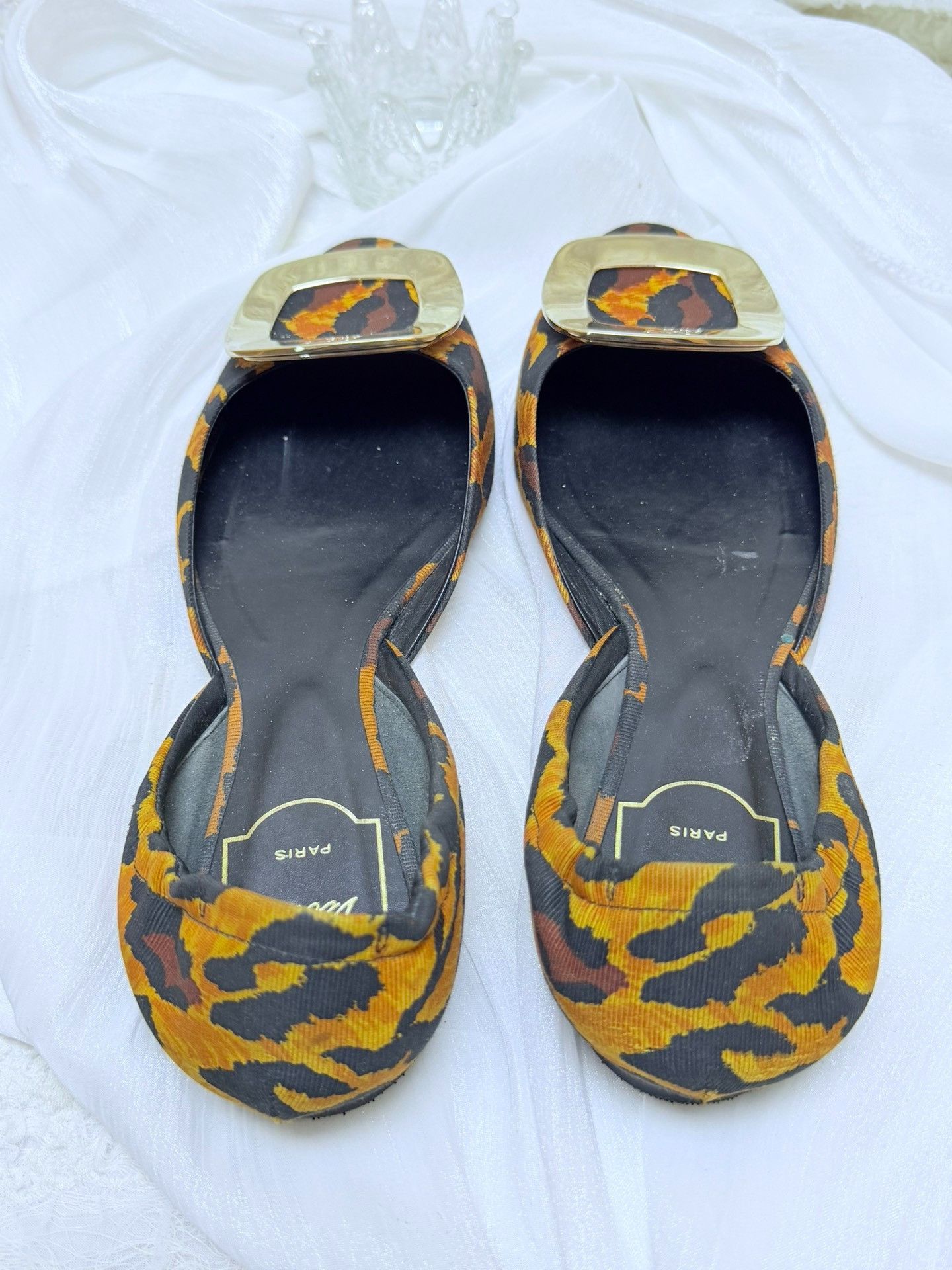 Roger Vivier Roger Vivier Retro Gold Lowtop Sneakers us_6 Women Size US 6 / IT 36 - 4 Thumbnail