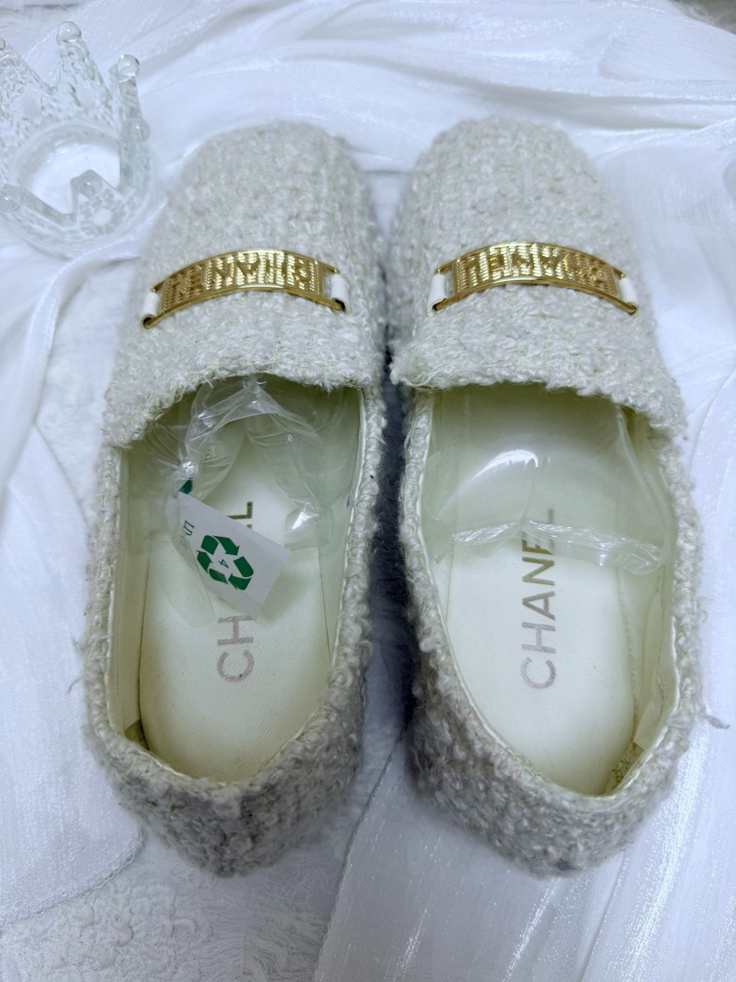 Chanel Chanel Retro Gold Lowtop Sneakers us_6-5 Women Size US 6.5 / IT 36.5 - 4 Thumbnail