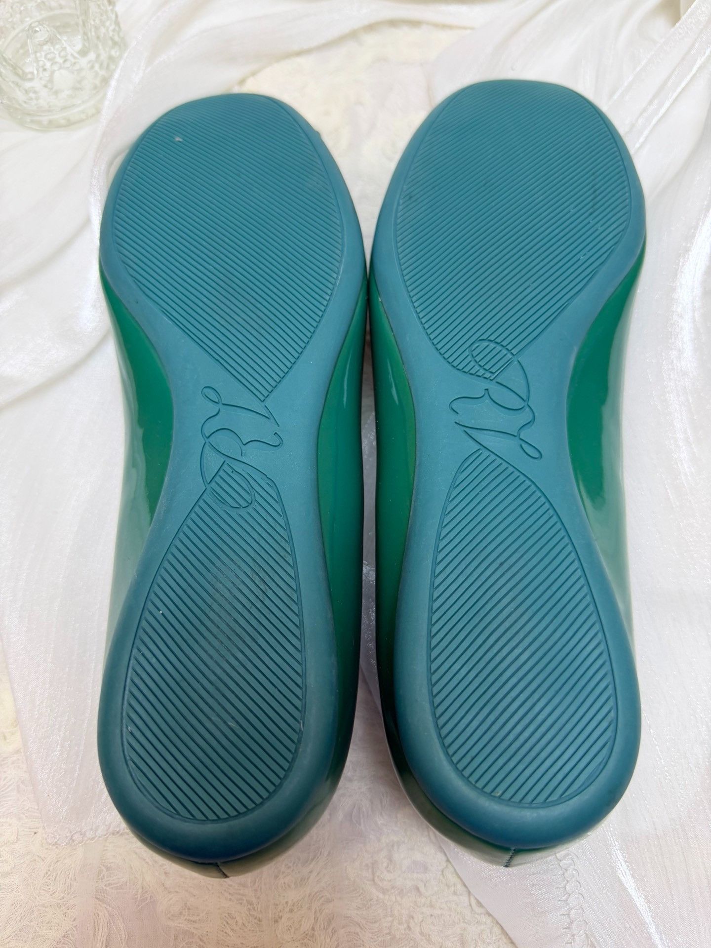 Roger Vivier Roger Vivier Retro Green Lowtop Sneakers us_7-5 Women Size US 7.5 / IT 37.5 - 6 Thumbnail