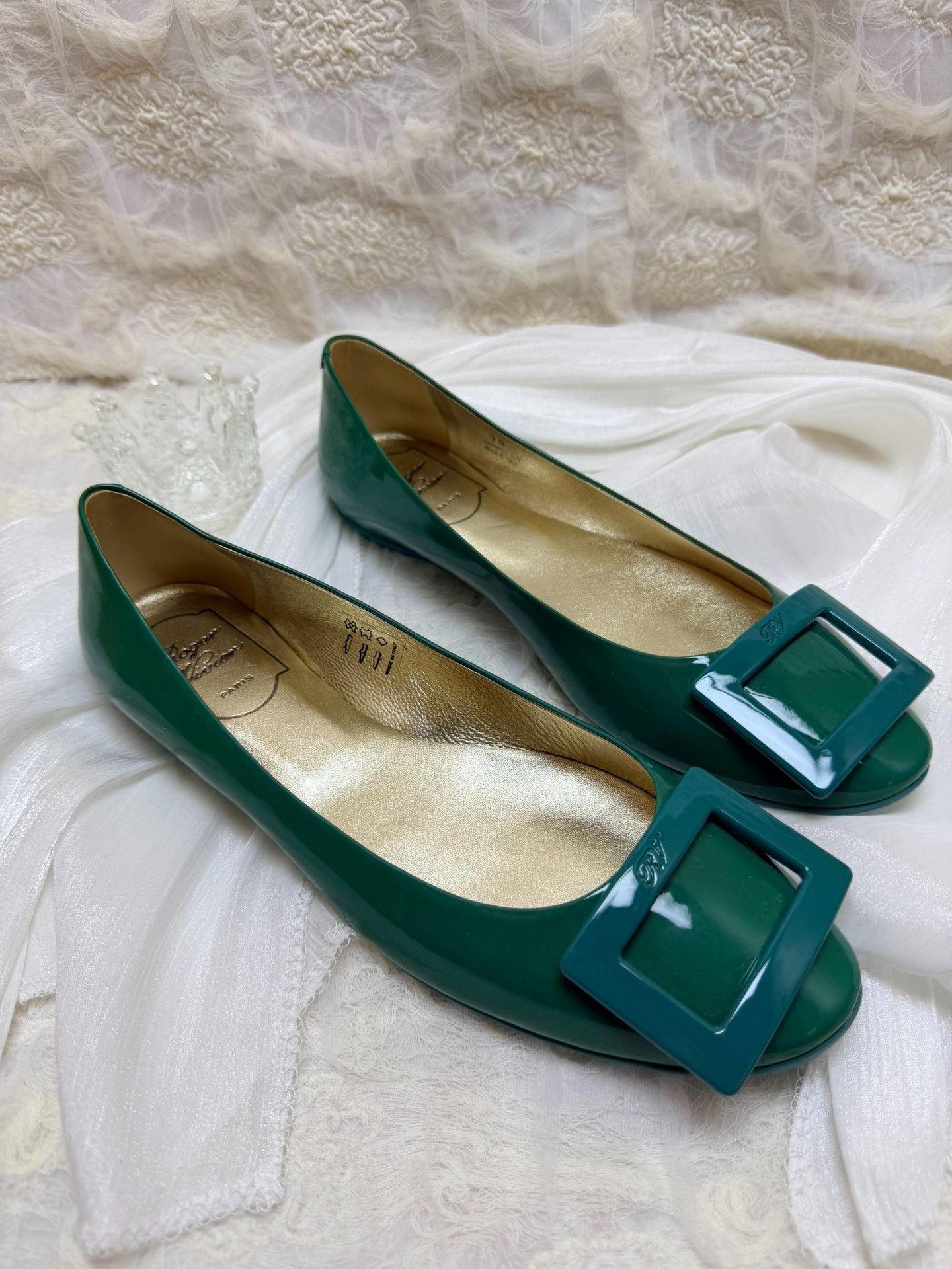 Roger Vivier Roger Vivier Retro Green Lowtop Sneakers us_7-5 Women Size US 7.5 / IT 37.5 - 2 Thumbnail