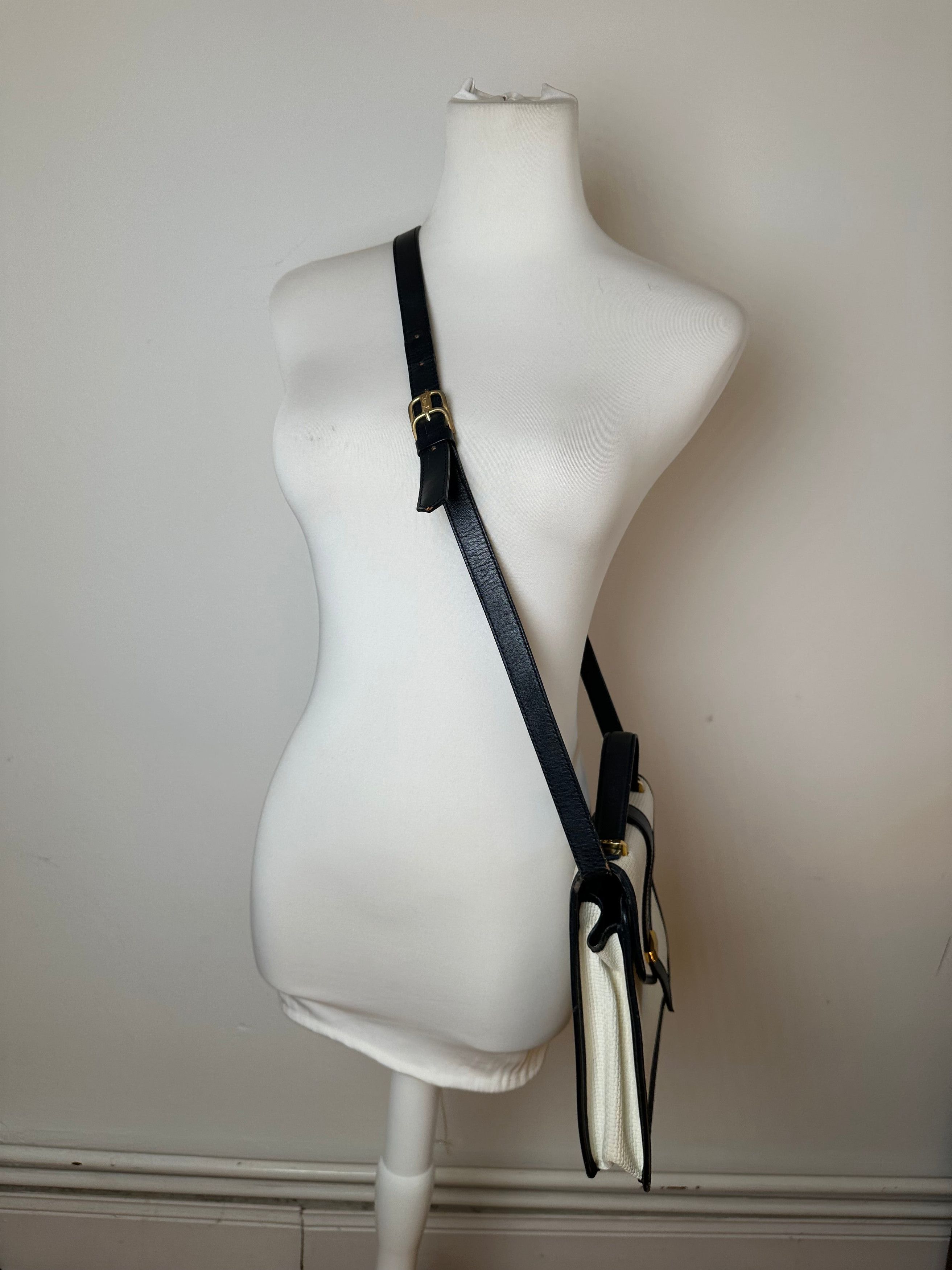 Other Vintage Yves Saint Laurent 2Way Canvas Leather Flap Bag Whit Size ONE SIZE - 6 Thumbnail