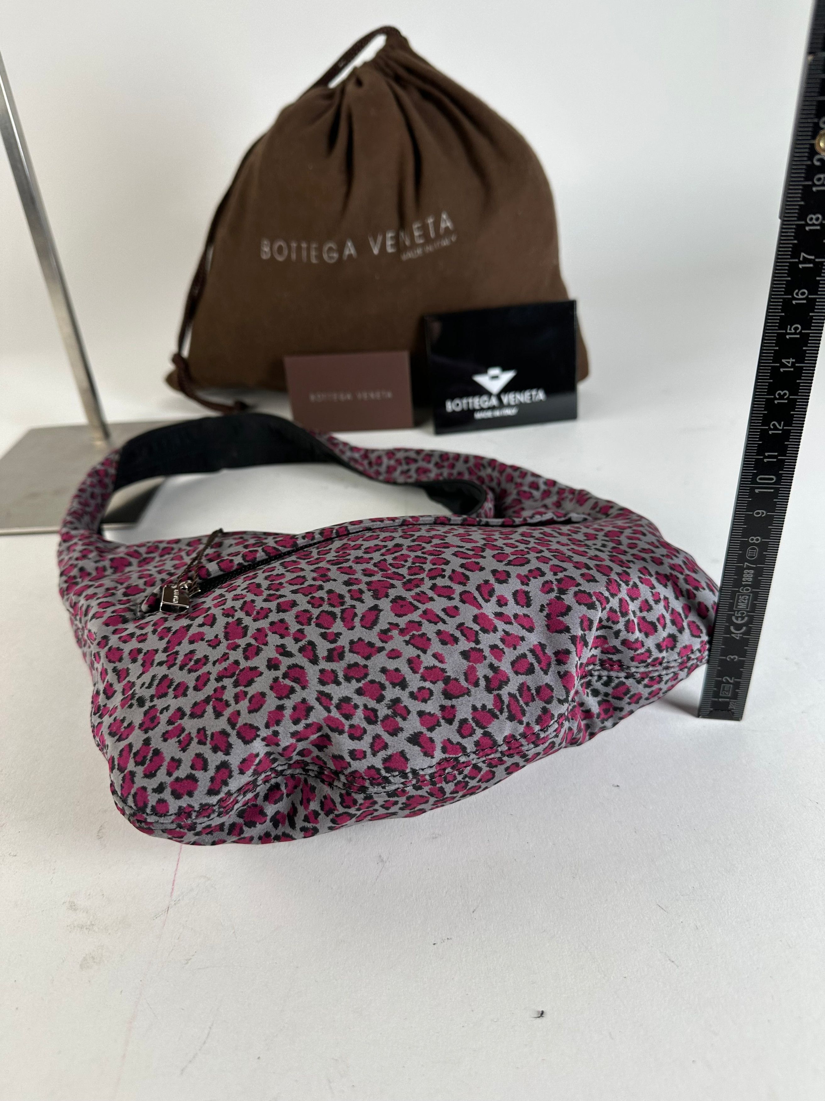 Bottega Veneta Vintage Reversible Nylon Hobo Bag Leopard Pink Black Size ONE SIZE - 13 Thumbnail