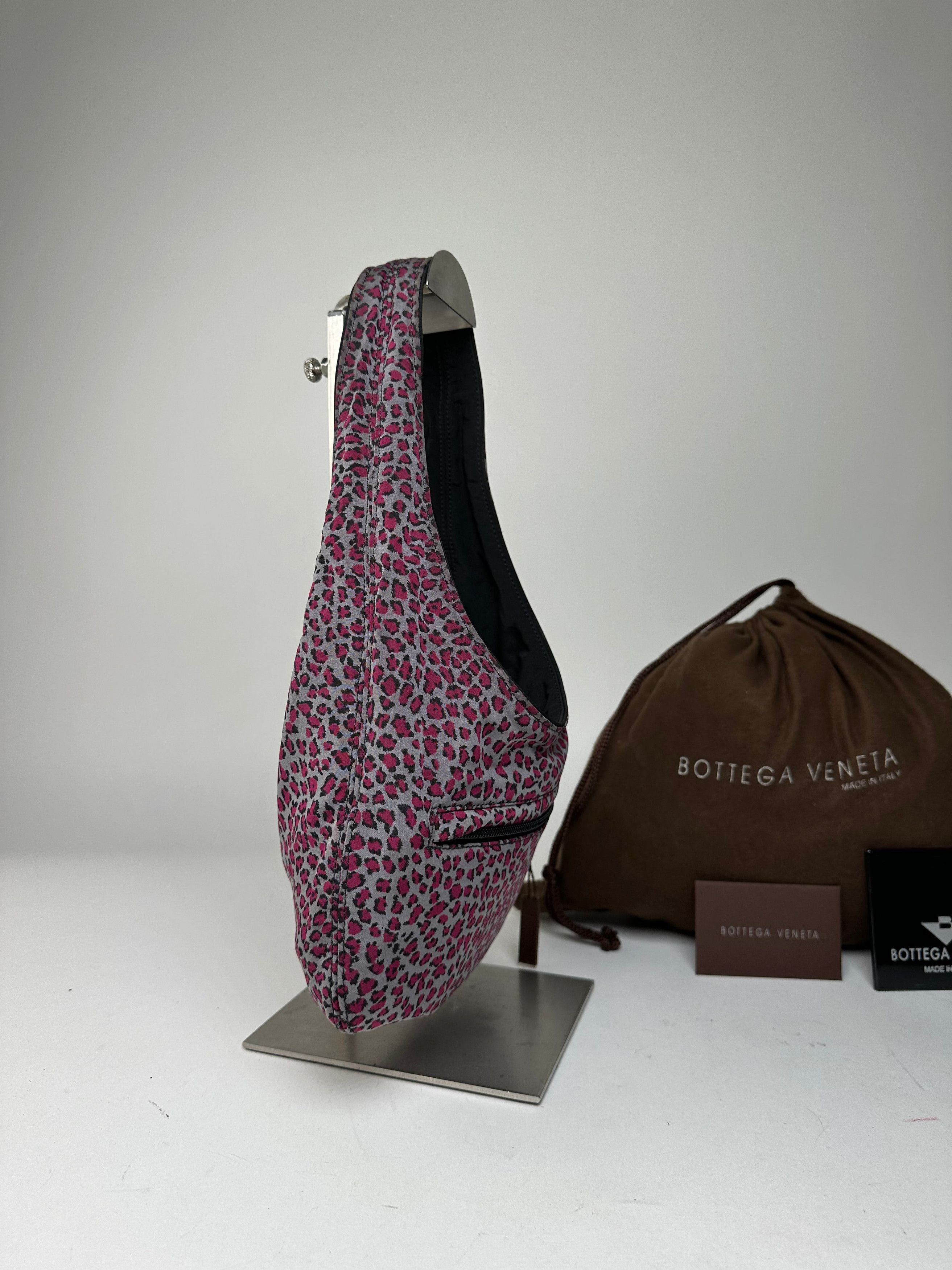 Bottega Veneta Vintage Reversible Nylon Hobo Bag Leopard Pink Black Size ONE SIZE - 9 Thumbnail