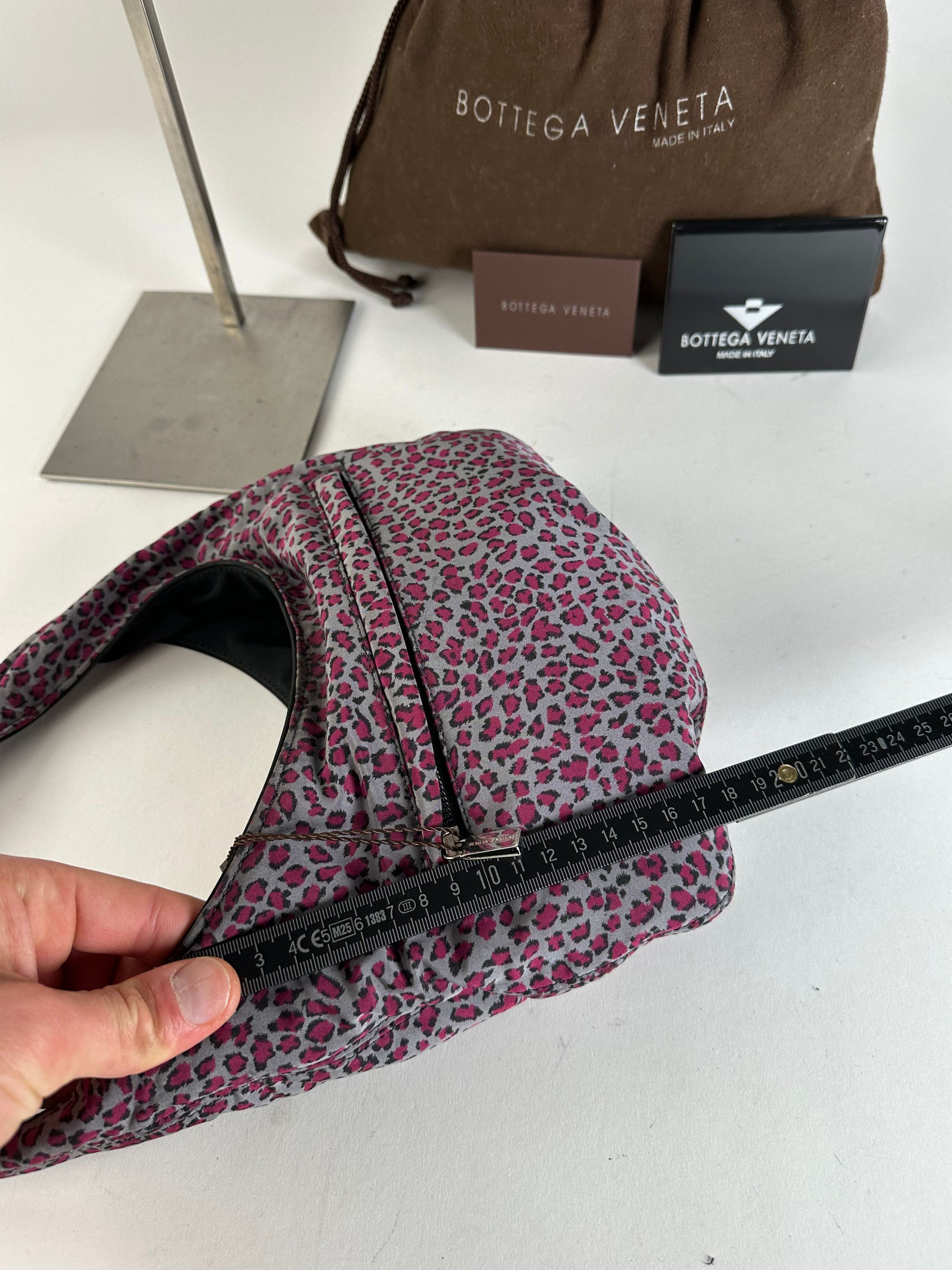 Bottega Veneta Vintage Reversible Nylon Hobo Bag Leopard Pink Black Size ONE SIZE - 12 Thumbnail