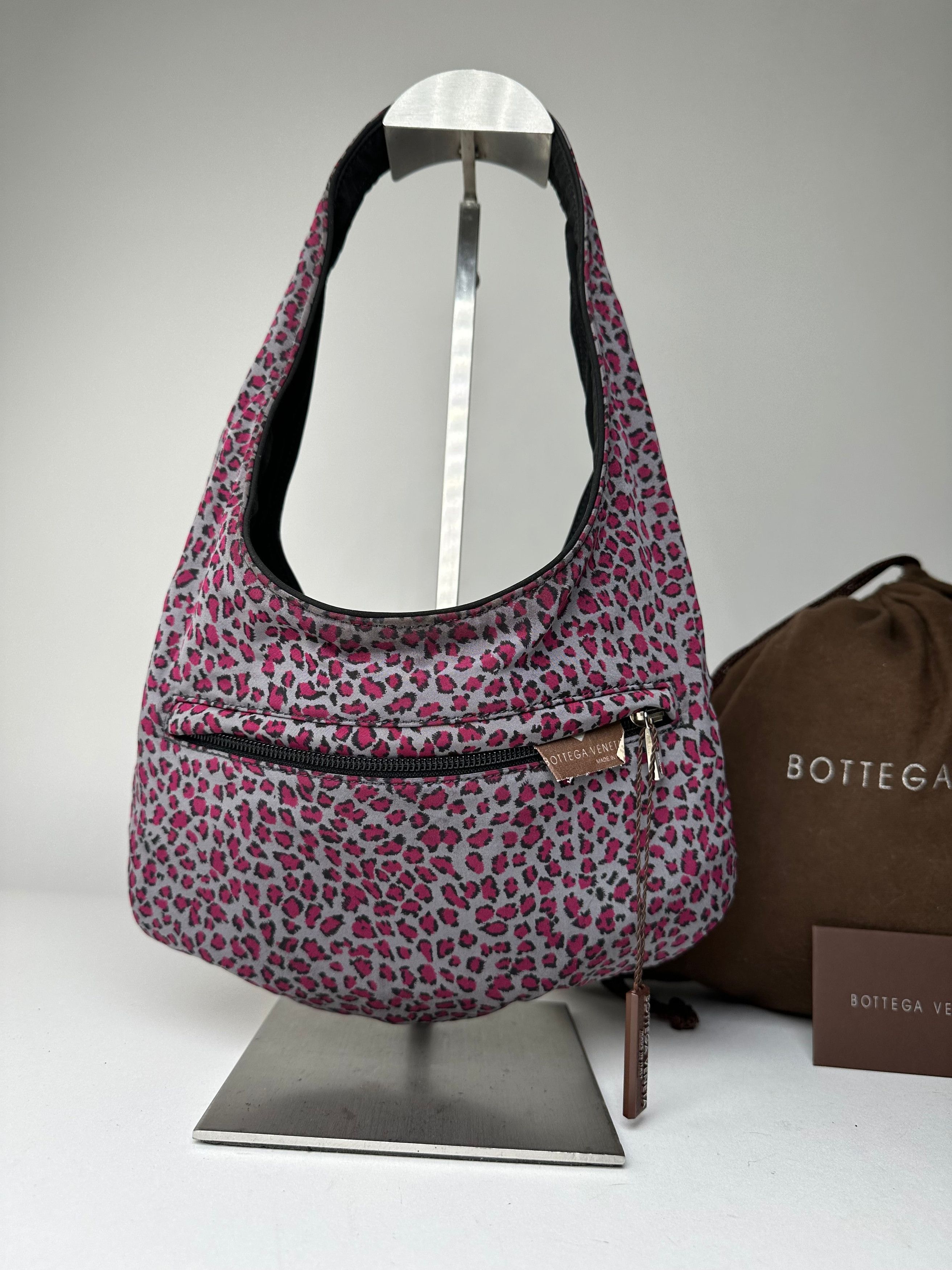 Bottega Veneta Vintage Reversible Nylon Hobo Bag Leopard Pink Black Size ONE SIZE - 7 Thumbnail