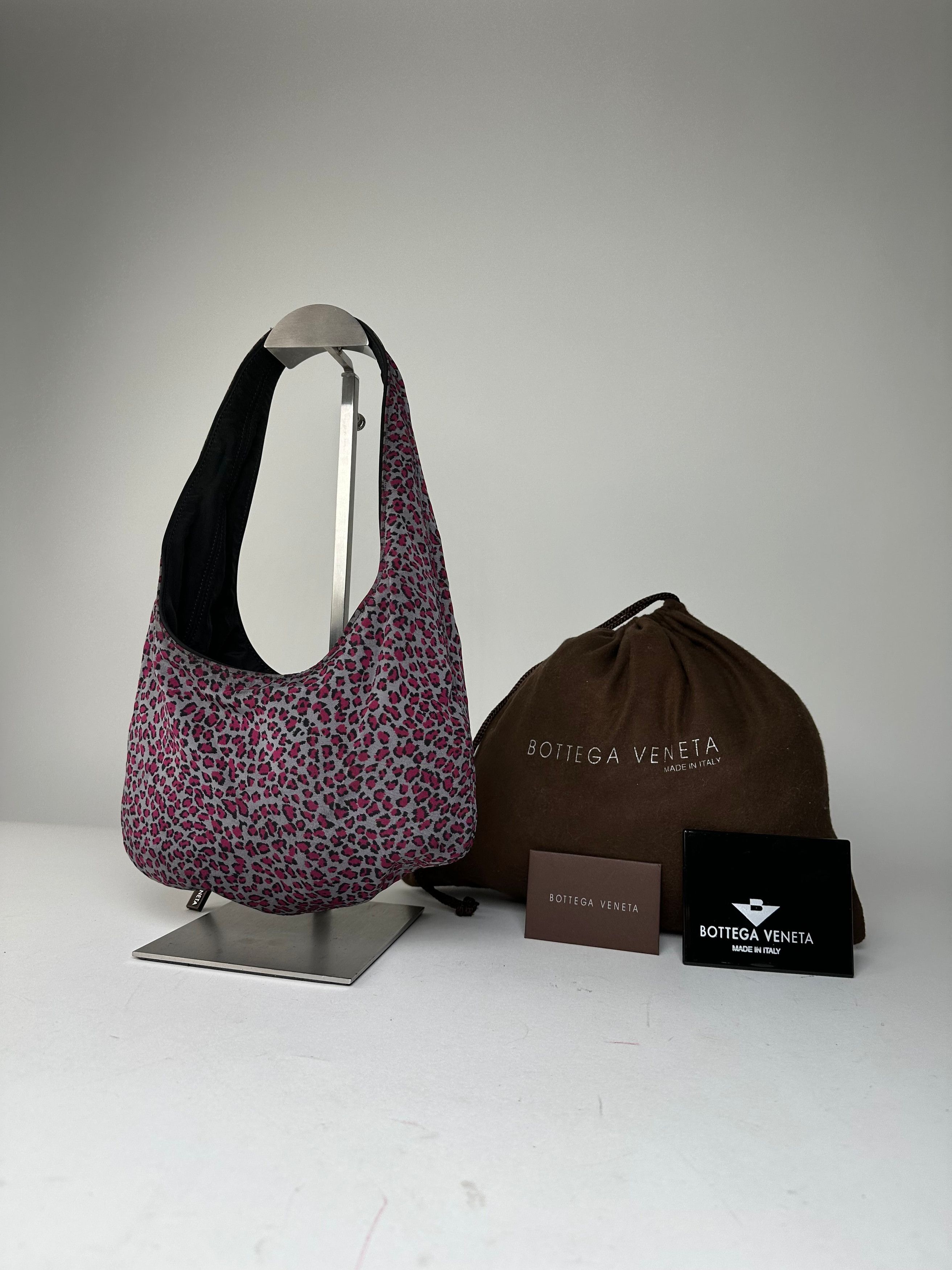 Bottega Veneta Vintage Reversible Nylon Hobo Bag Leopard Pink Black Size ONE SIZE - 10 Thumbnail