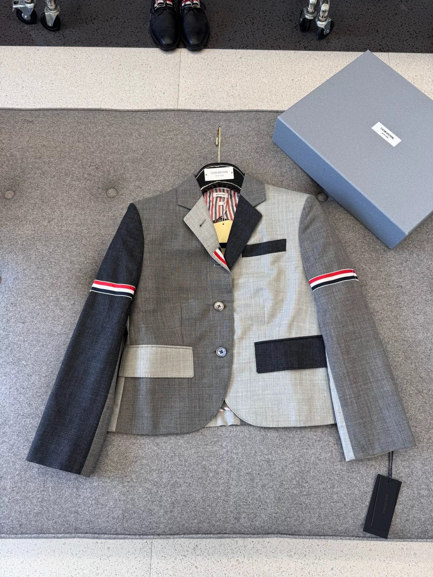 Thom Browne Thom Browne Women's Double Badge Colorblock Blazer Size M / US 6-8 / IT 42-44 - 3 Thumbnail