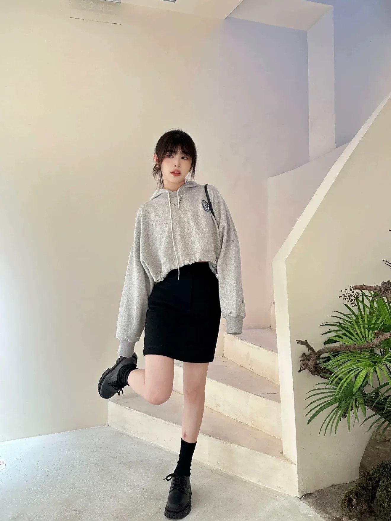 Louis Vuitton Louis Vuitton Gray Cropped Hoodie Size XXS / US 00 / IT 34 - 3 Thumbnail