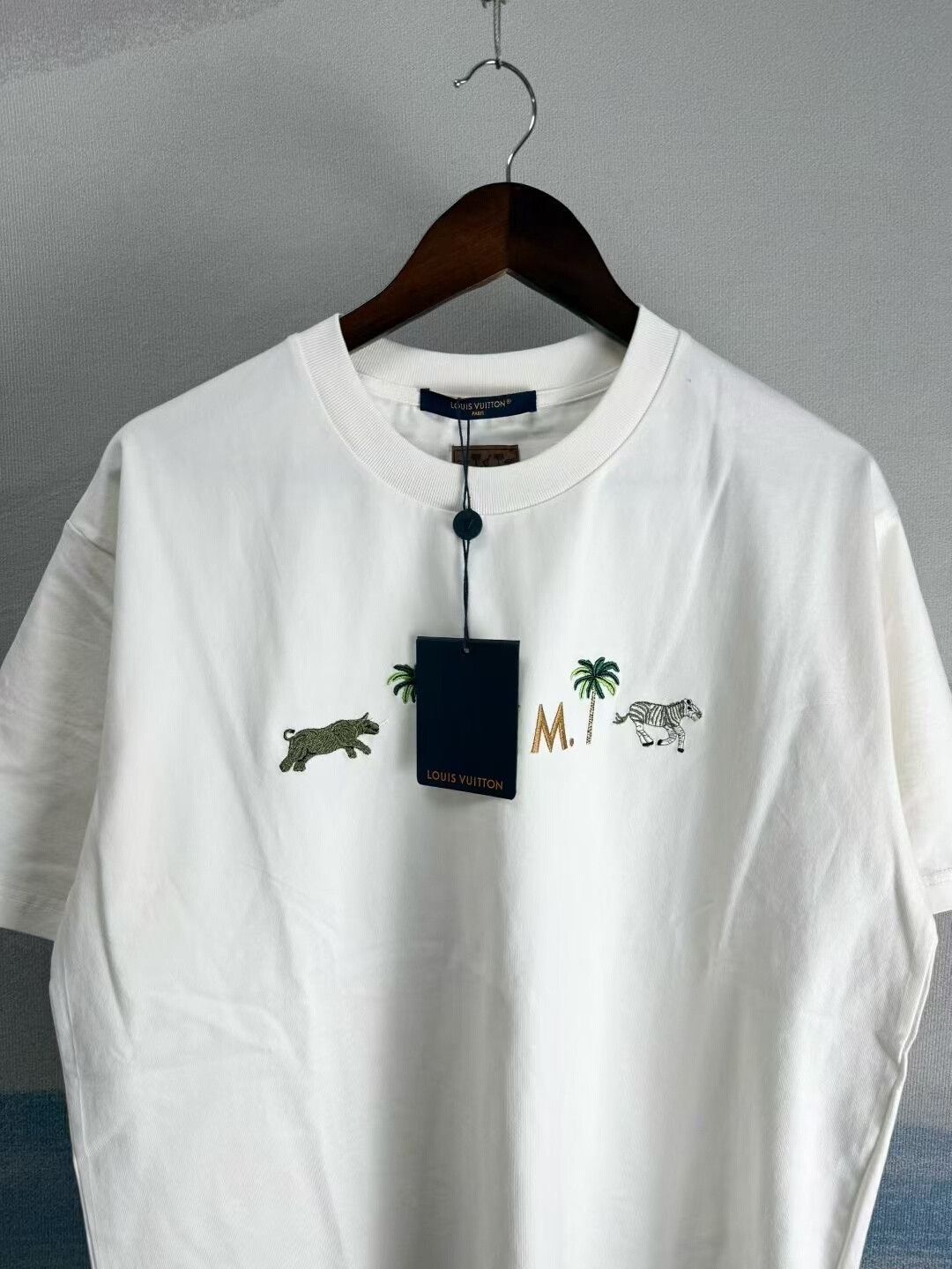 Louis Vuitton Louis Vuitton White Coconut Tree Embroidery Tee Size US M / EU 48-50 / 2 - 3 Thumbnail