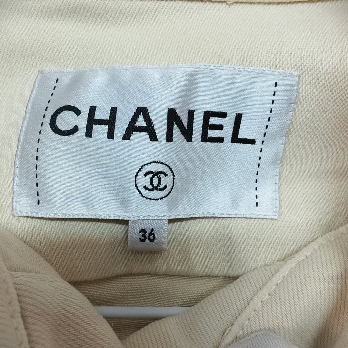 Chanel Chanel Beige Fur Collar Denim Jacket Size XS / US 0-2 / IT 36-38 - 4 Thumbnail