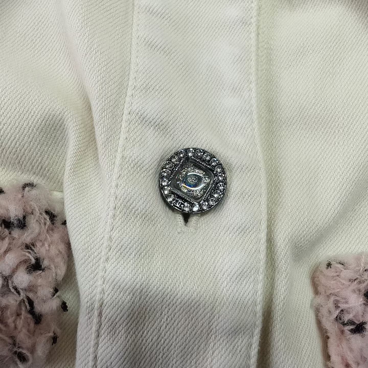 Chanel Chanel Beige Fur Collar Denim Jacket Size XS / US 0-2 / IT 36-38 - 3 Thumbnail