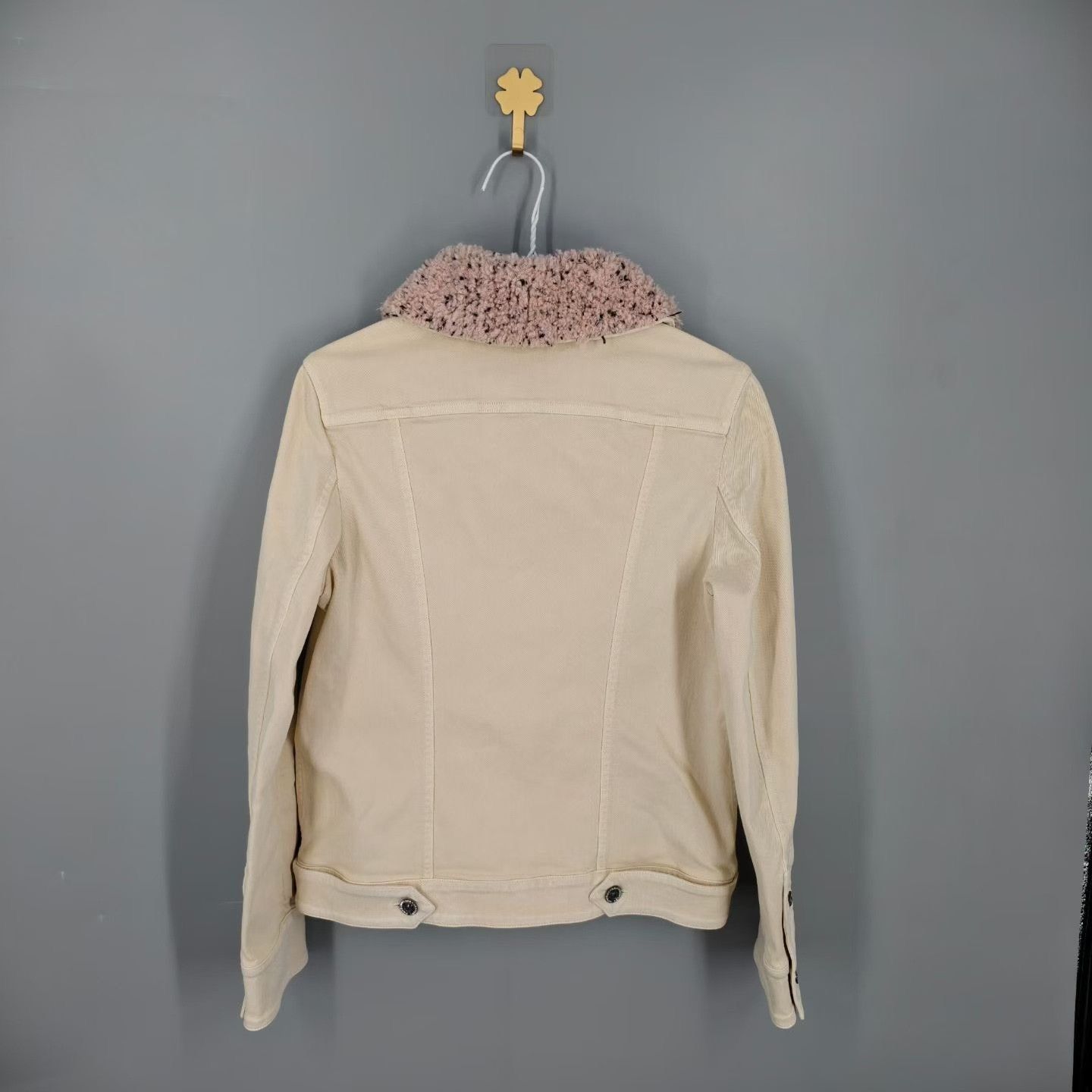 Chanel Chanel Beige Fur Collar Denim Jacket Size XS / US 0-2 / IT 36-38 - 2 Thumbnail
