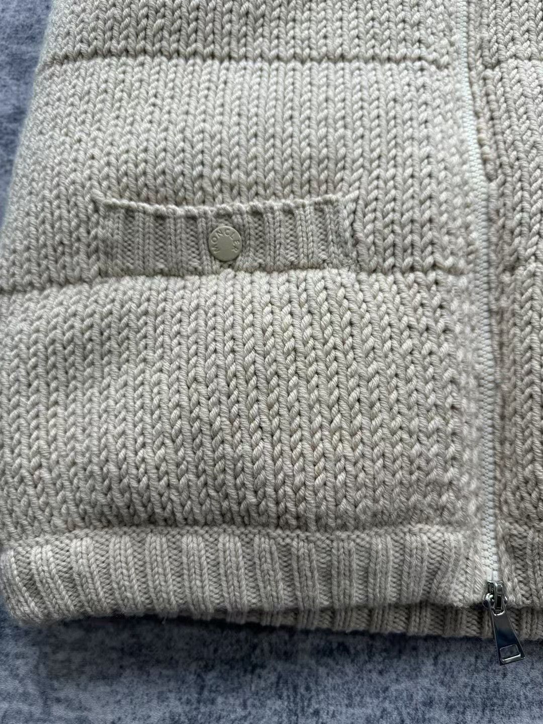 Moncler Moncler Khaki Down Vest with Hood Size US S / EU 44-46 / 1 - 6 Thumbnail