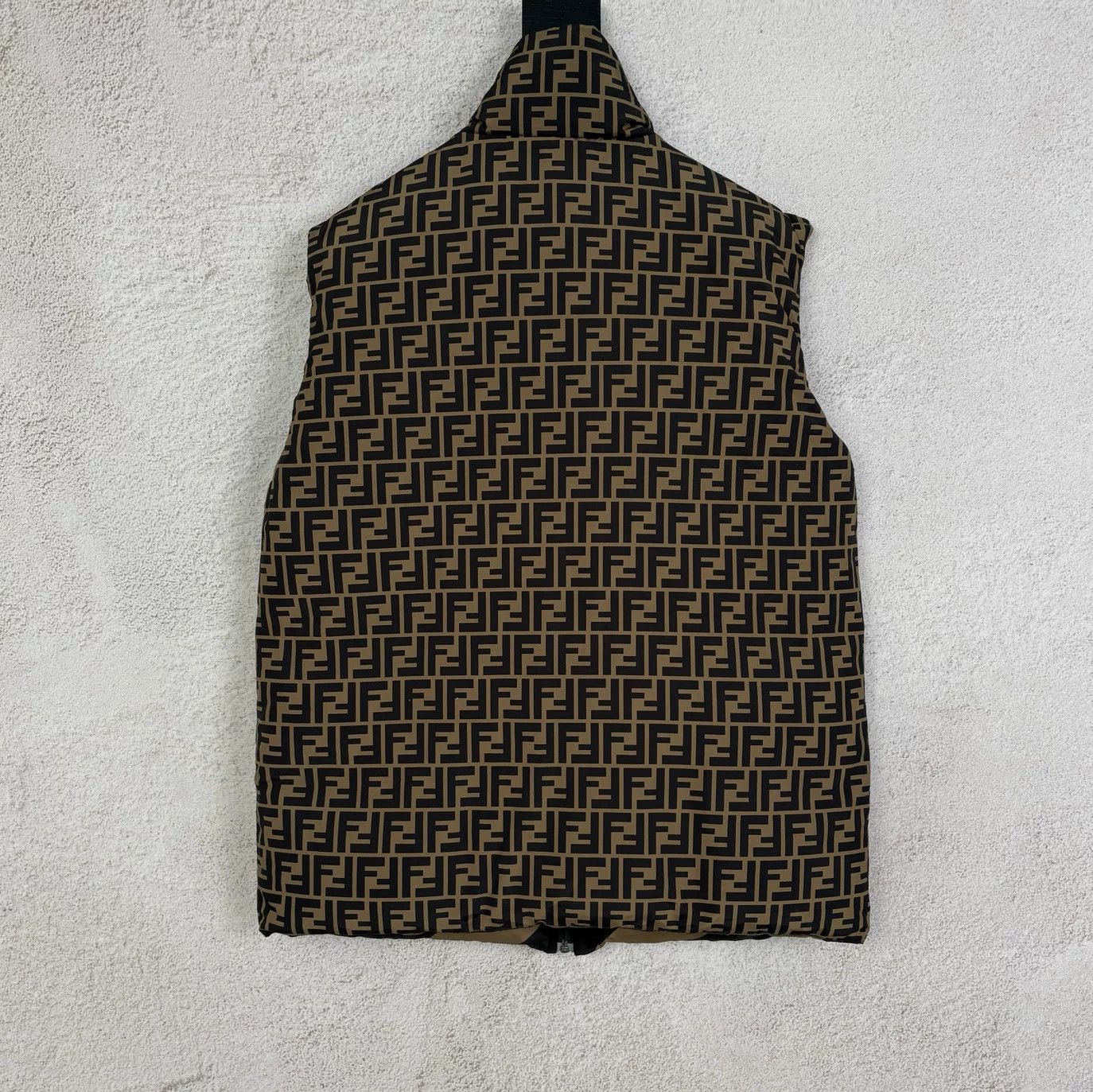 Fendi Fendi Double-Sided Full Logo Print Vest Size US M / EU 48-50 / 2 - 2 Thumbnail