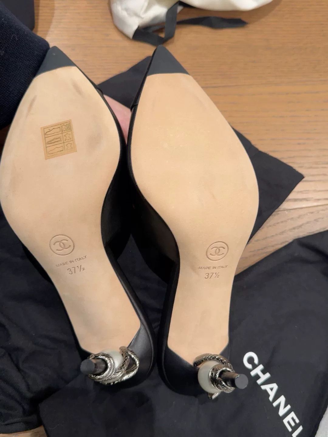 Chanel Chanel Pearl & Snake Head Heels Size US 6.5 / IT 36.5 - 3 Thumbnail