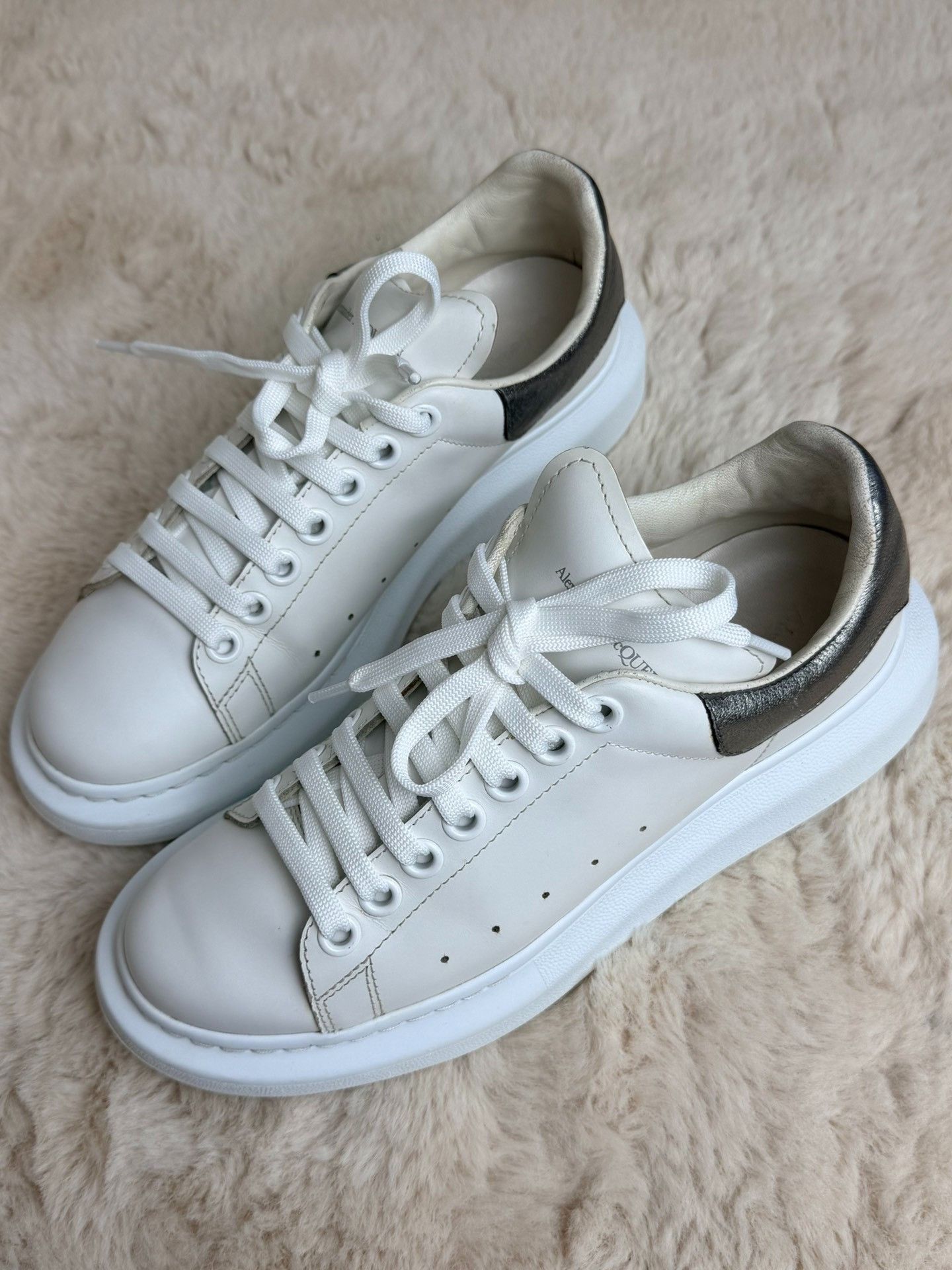 Alexander McQueen Alexander McQueen White Lowtop Sneakers us_8-5 Women Size US 8.5 / IT 38.5 - 2 Thumbnail