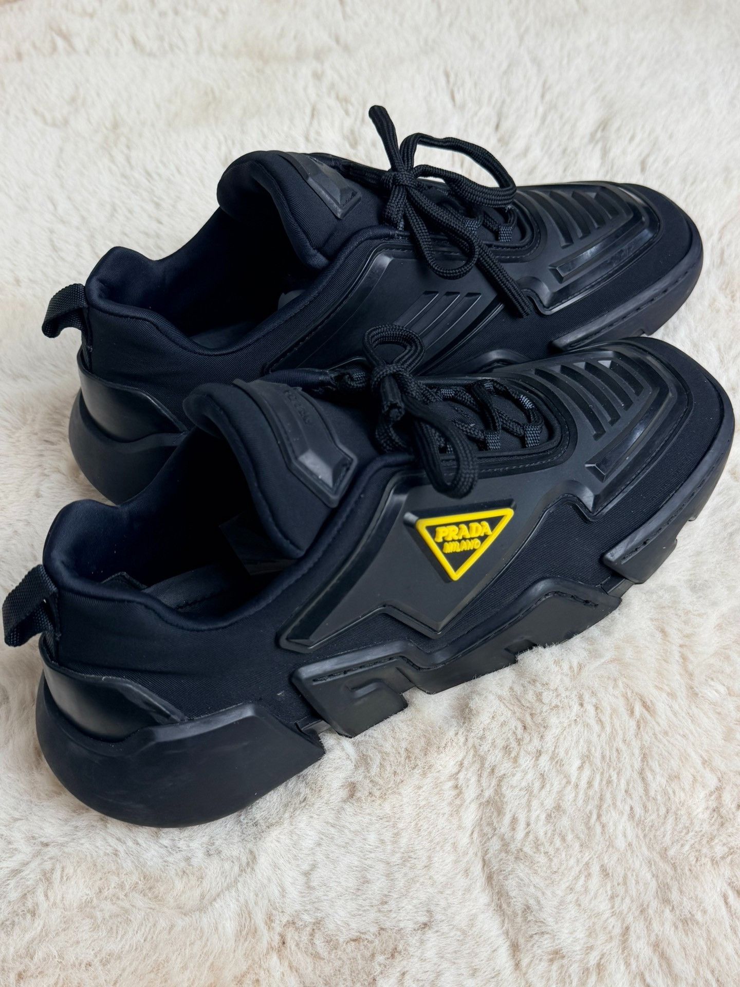 Prada Prada Lowtop Sneakers 6 Men Size US 6 / EU 39 - 2 Thumbnail