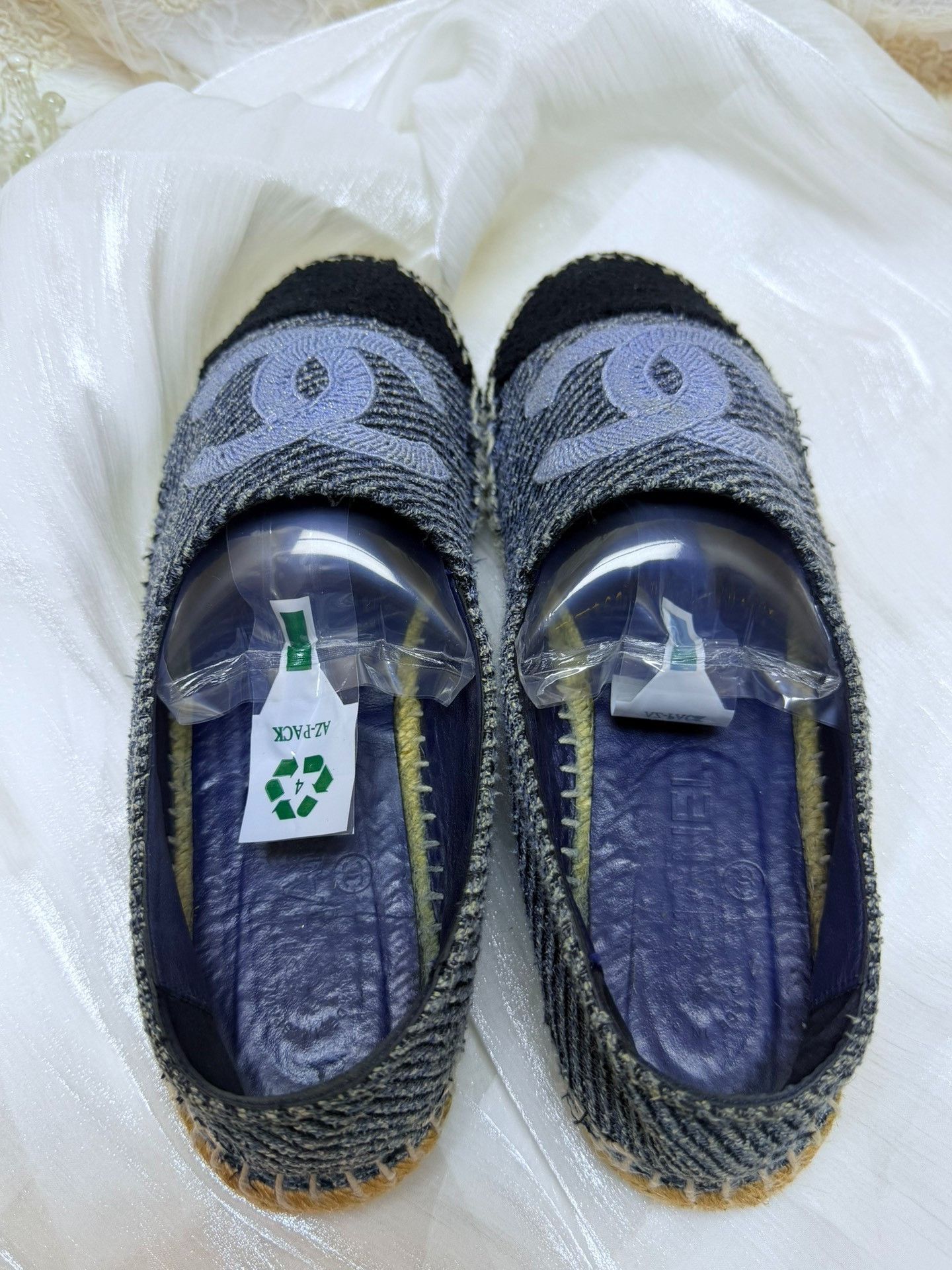 Chanel Chanel Denim Embroidered Blue Lowtop Sneakers us_9 Women Size US 9 / IT 39 - 4 Thumbnail