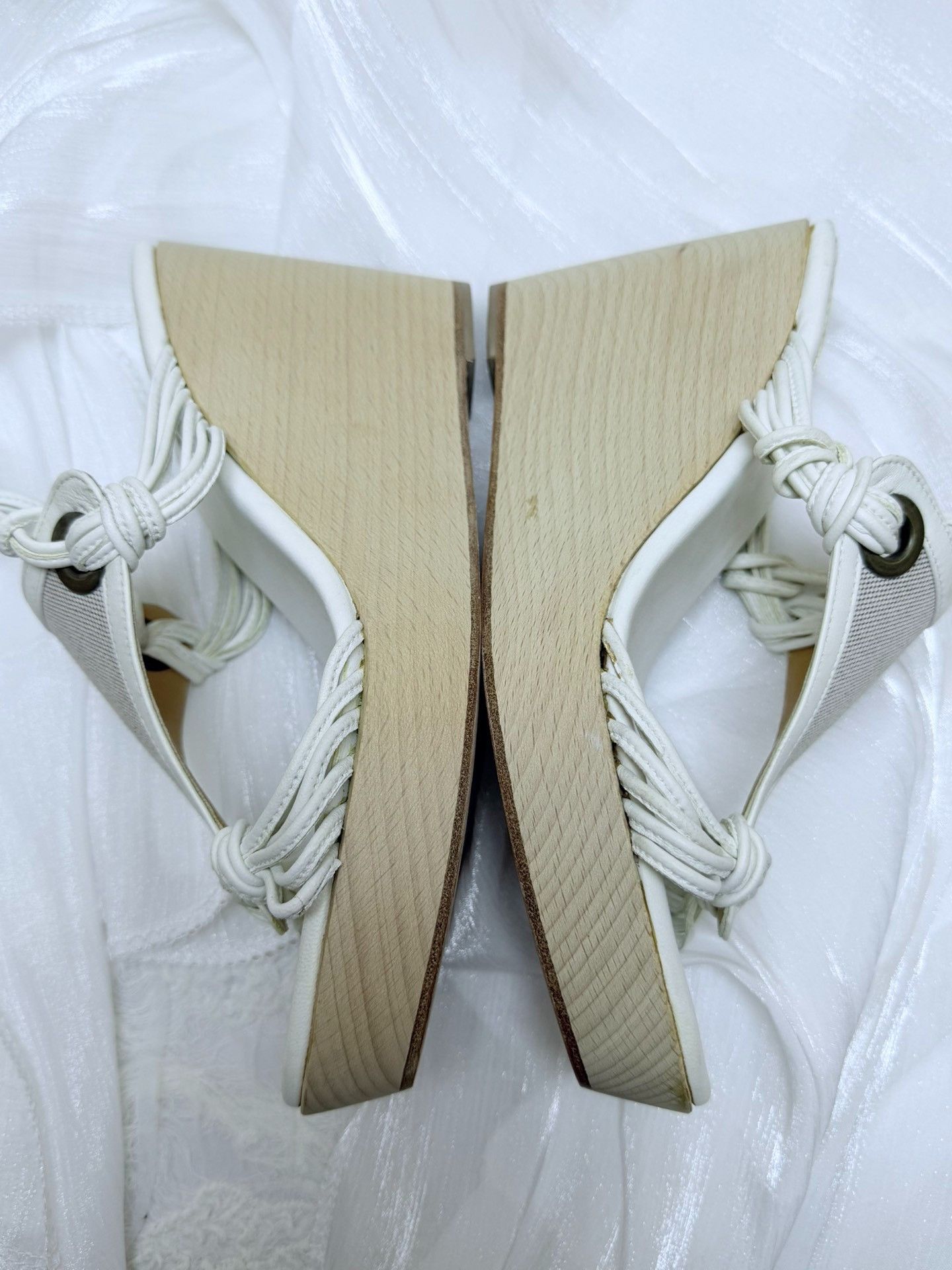 Hermes Hermes Leather White Sandals us_6 Women Size US 6 / IT 36 - 6 Thumbnail