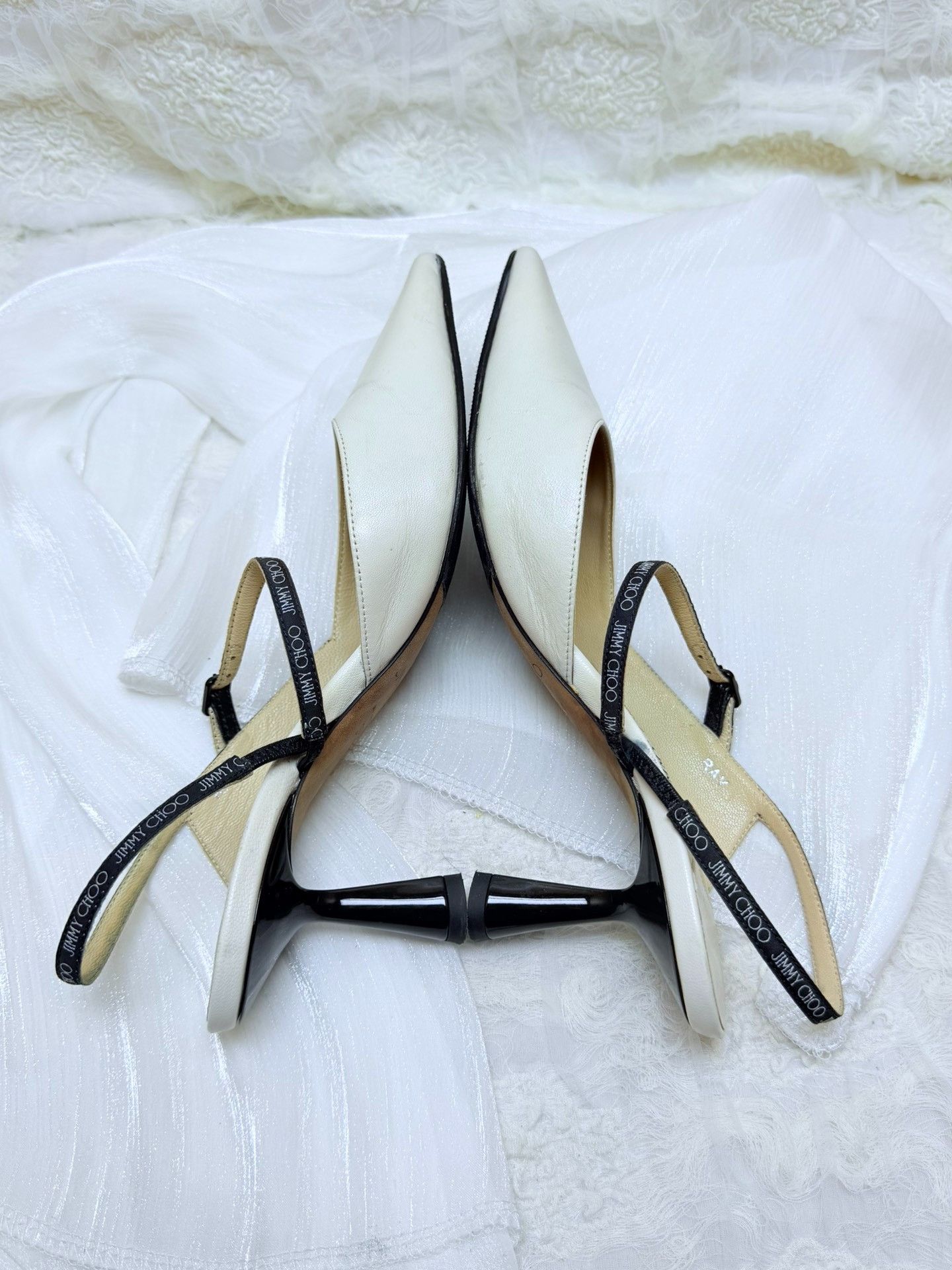 Jimmy Choo Jimmy Choo White Lowtop Sneakers us_7-5 Women Size US 7.5 / IT 37.5 - 4 Thumbnail