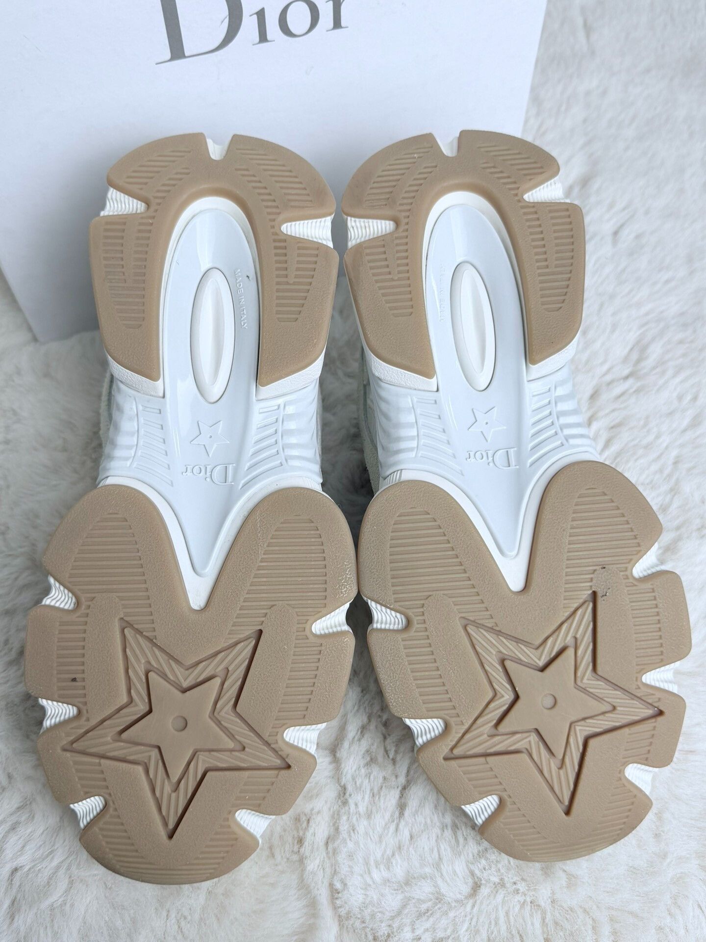 Dior Dior Embroidered White Lowtop Sneakers us_6 Women Size US 6 / IT 36 - 7 Thumbnail