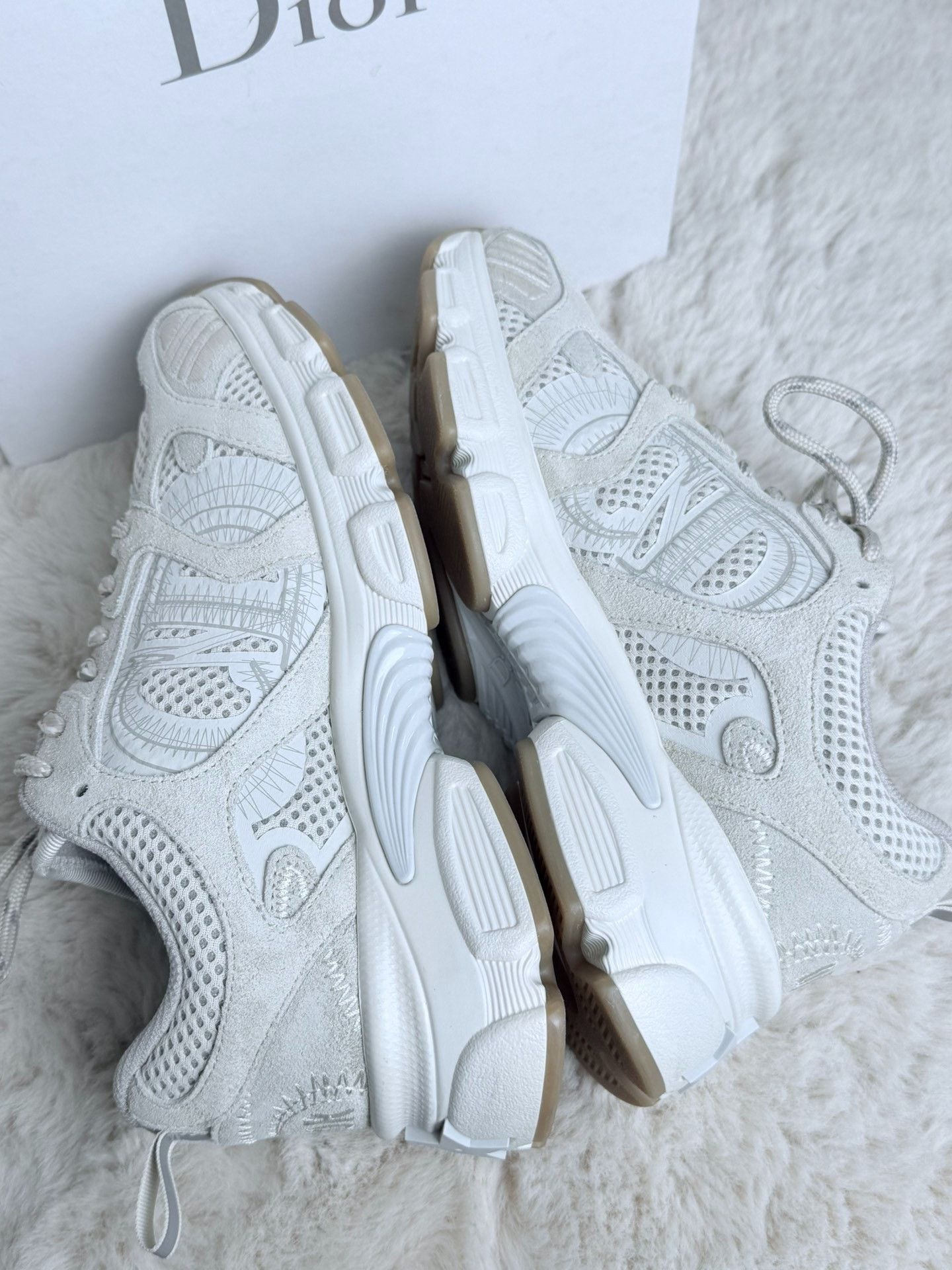 Dior Dior Embroidered White Lowtop Sneakers us_6 Women Size US 6 / IT 36 - 5 Thumbnail
