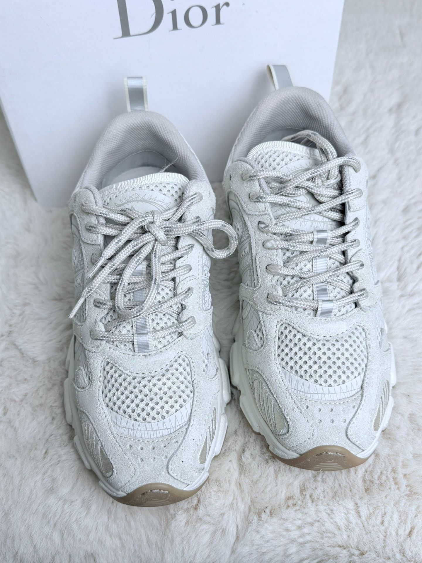 Dior Dior Embroidered White Lowtop Sneakers us_6 Women Size US 6 / IT 36 - 3 Thumbnail
