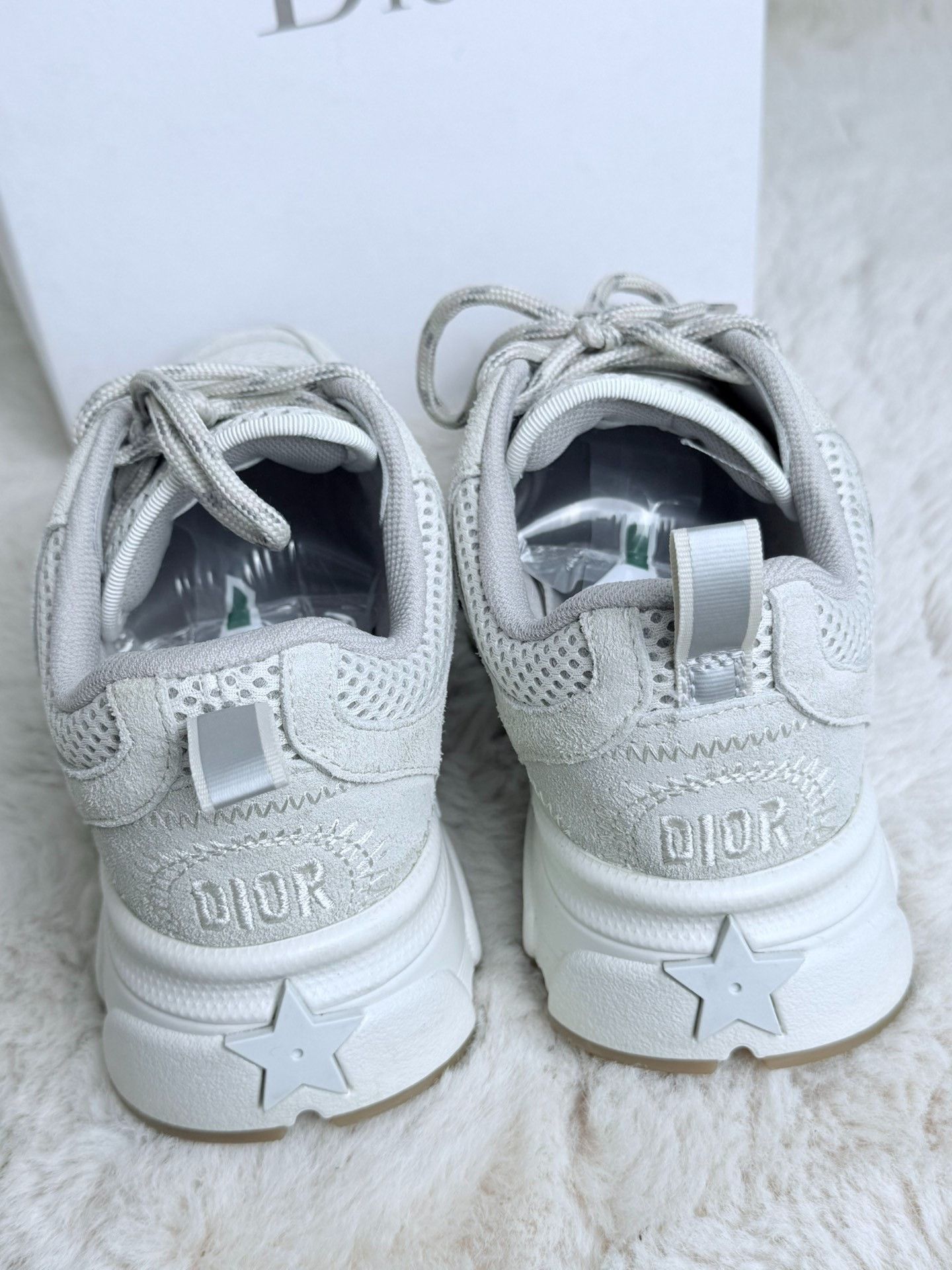 Dior Dior Embroidered White Lowtop Sneakers us_6 Women Size US 6 / IT 36 - 4 Thumbnail