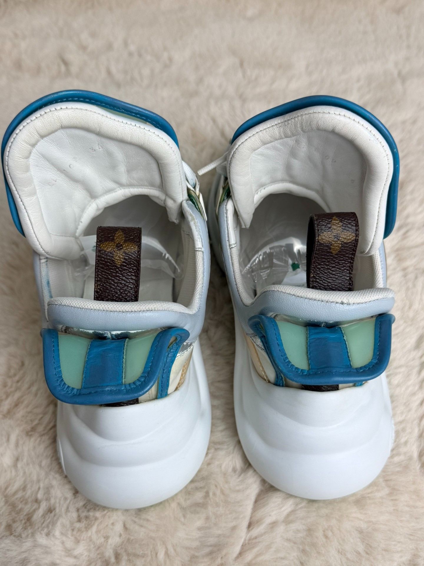 Louis Vuitton Louis Vuitton Green Hitop Sneakers us_6 Women Size US 6 / IT 36 - 5 Thumbnail