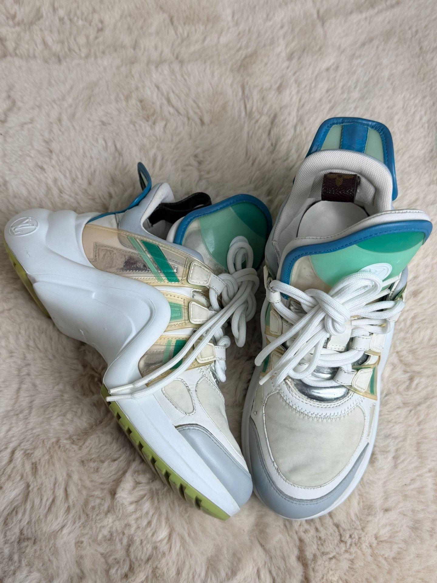 Louis Vuitton Louis Vuitton Green Hitop Sneakers us_6 Women Size US 6 / IT 36 - 3 Thumbnail