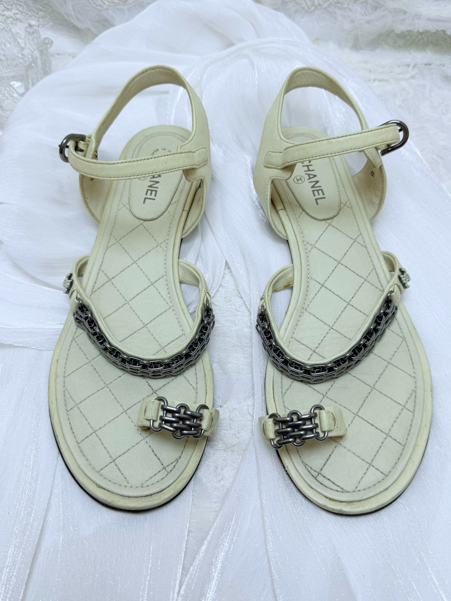 Chanel Chanel Retro White Sandals us_7 Women Size US 7 / IT 37 - 2 Thumbnail