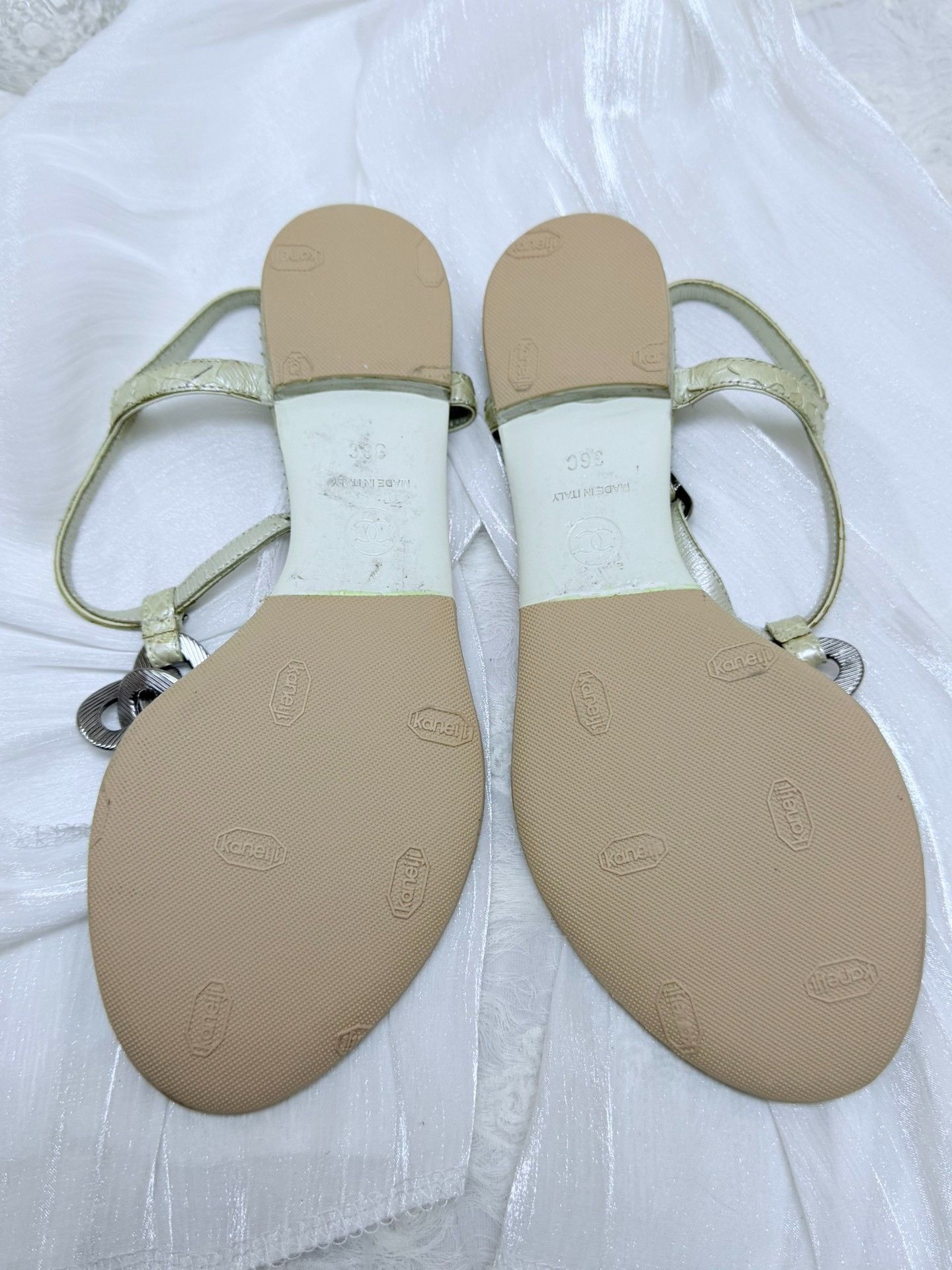 Chanel Chanel Gold Sandals us_6 Women Size US 6 / IT 36 - 5 Thumbnail