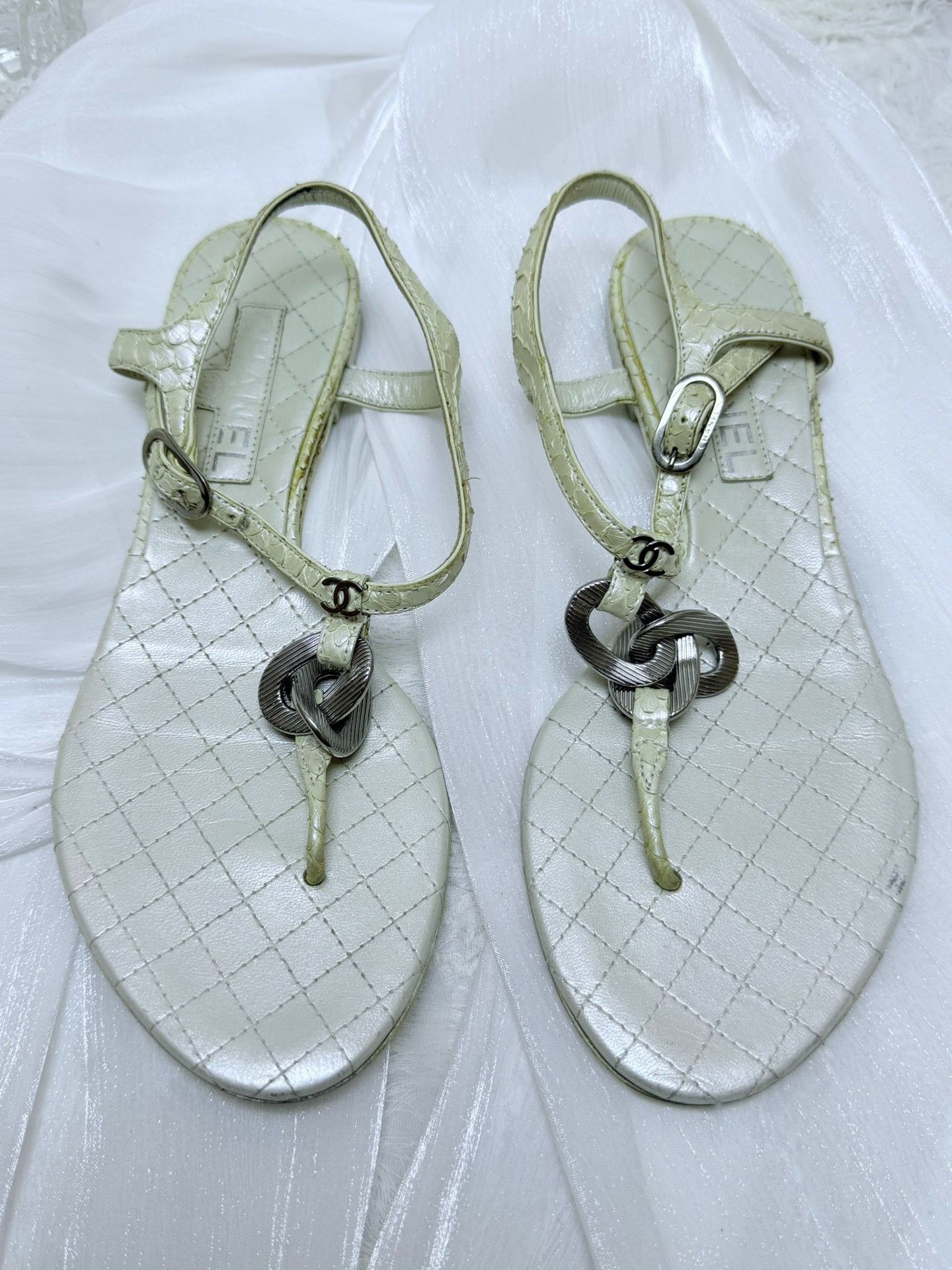 Chanel Chanel Gold Sandals us_6 Women Size US 6 / IT 36 - 2 Thumbnail