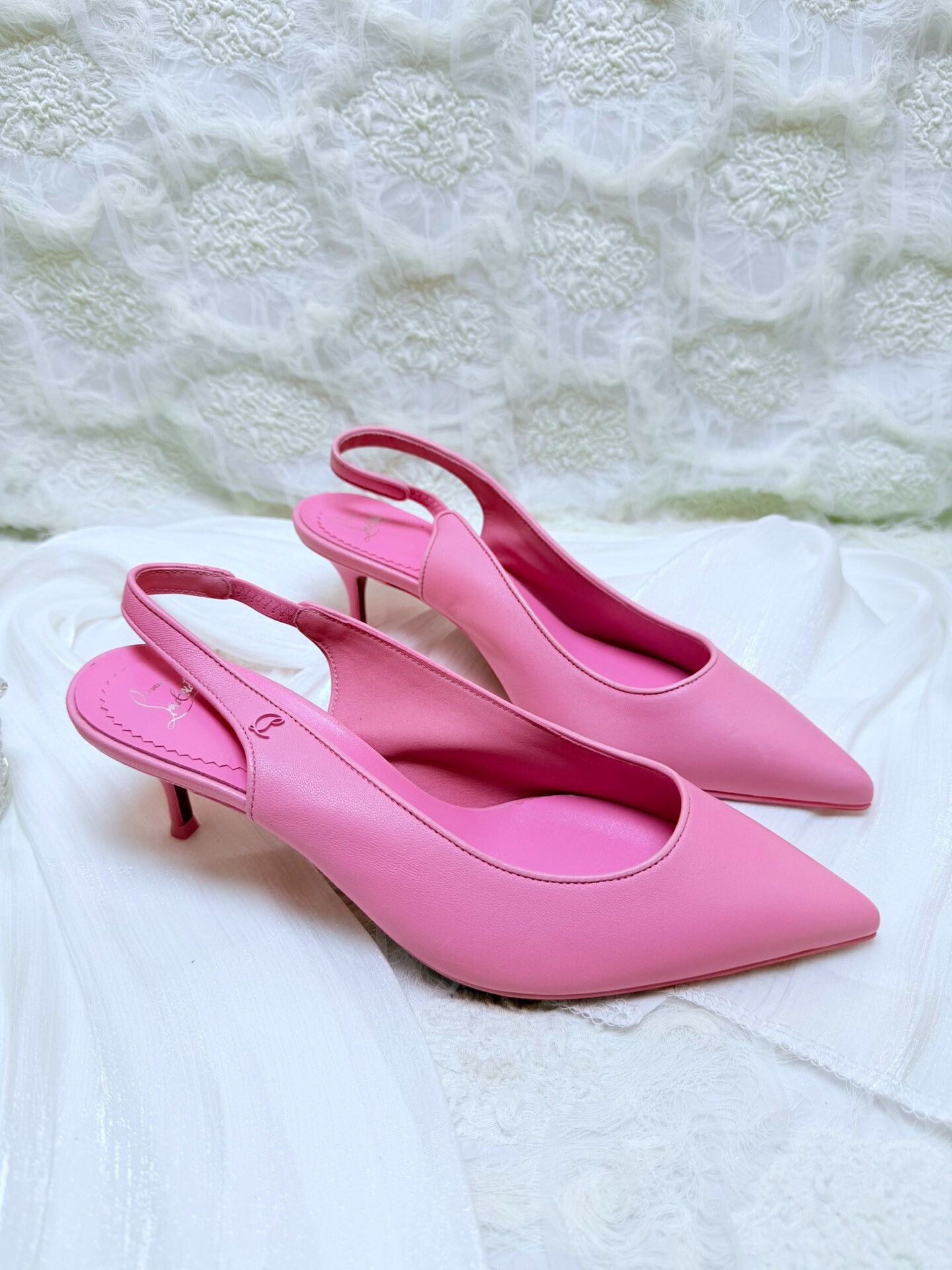 Christian Louboutin Christian Louboutin Pink Lowtop Sneakers us_6 Women Size US 6 / IT 36 - 2 Thumbnail