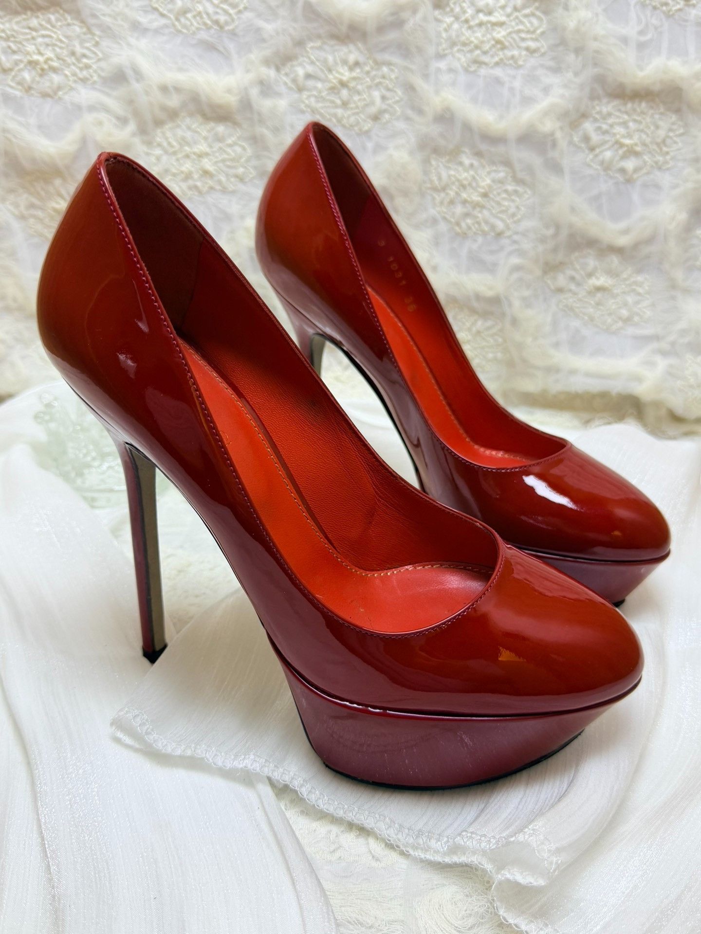Sergio Rossi Sergio Rossi Waterproof Red Lowtop Sneakers us_6 Women Size US 6 / IT 36 - 2 Thumbnail