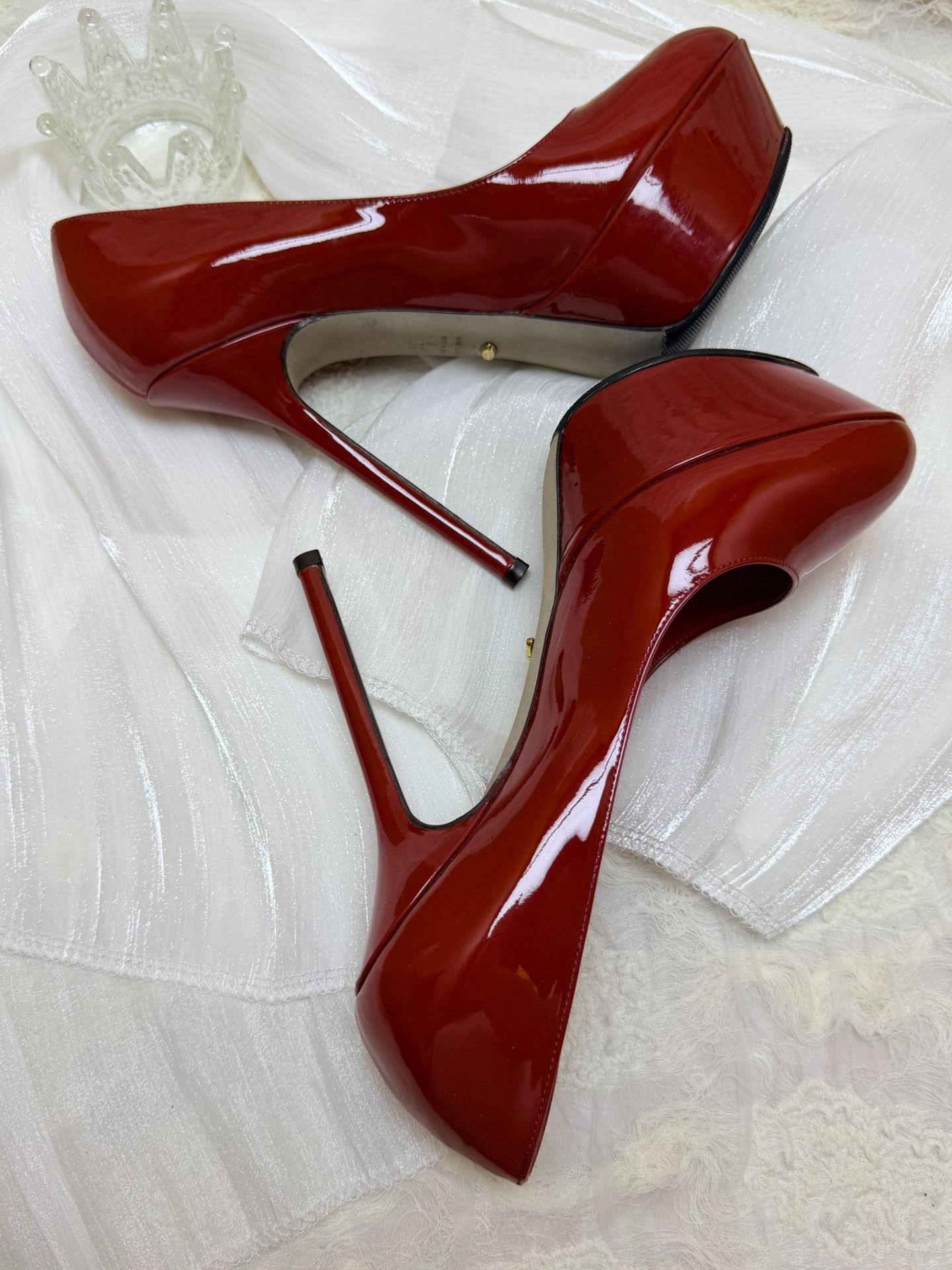 Sergio Rossi Sergio Rossi Waterproof Red Lowtop Sneakers us_6 Women Size US 6 / IT 36 - 5 Thumbnail