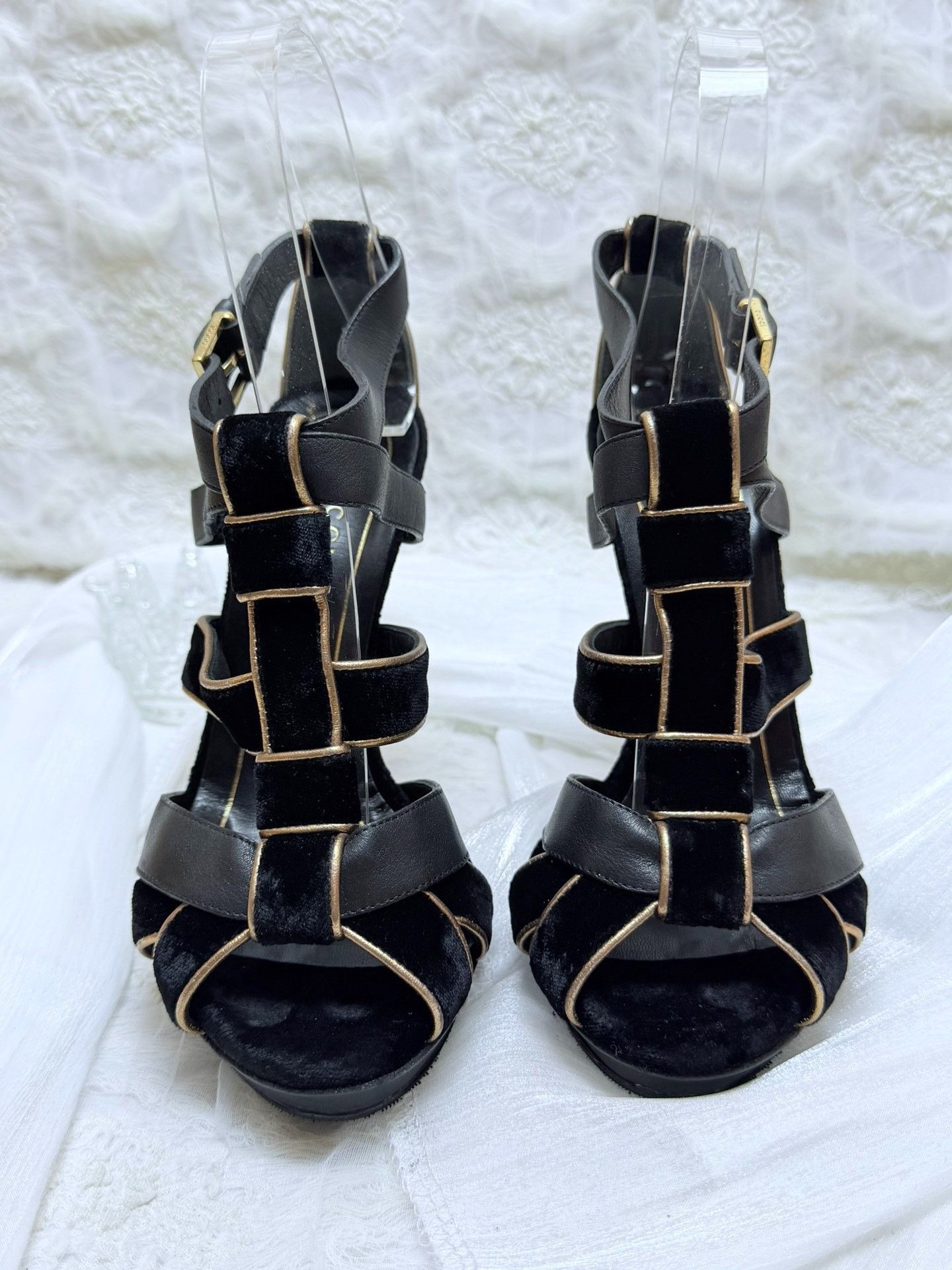 Gucci Gucci Velvet Gold Sandals it_34 Women Size US 4 / IT 34 - 3 Thumbnail