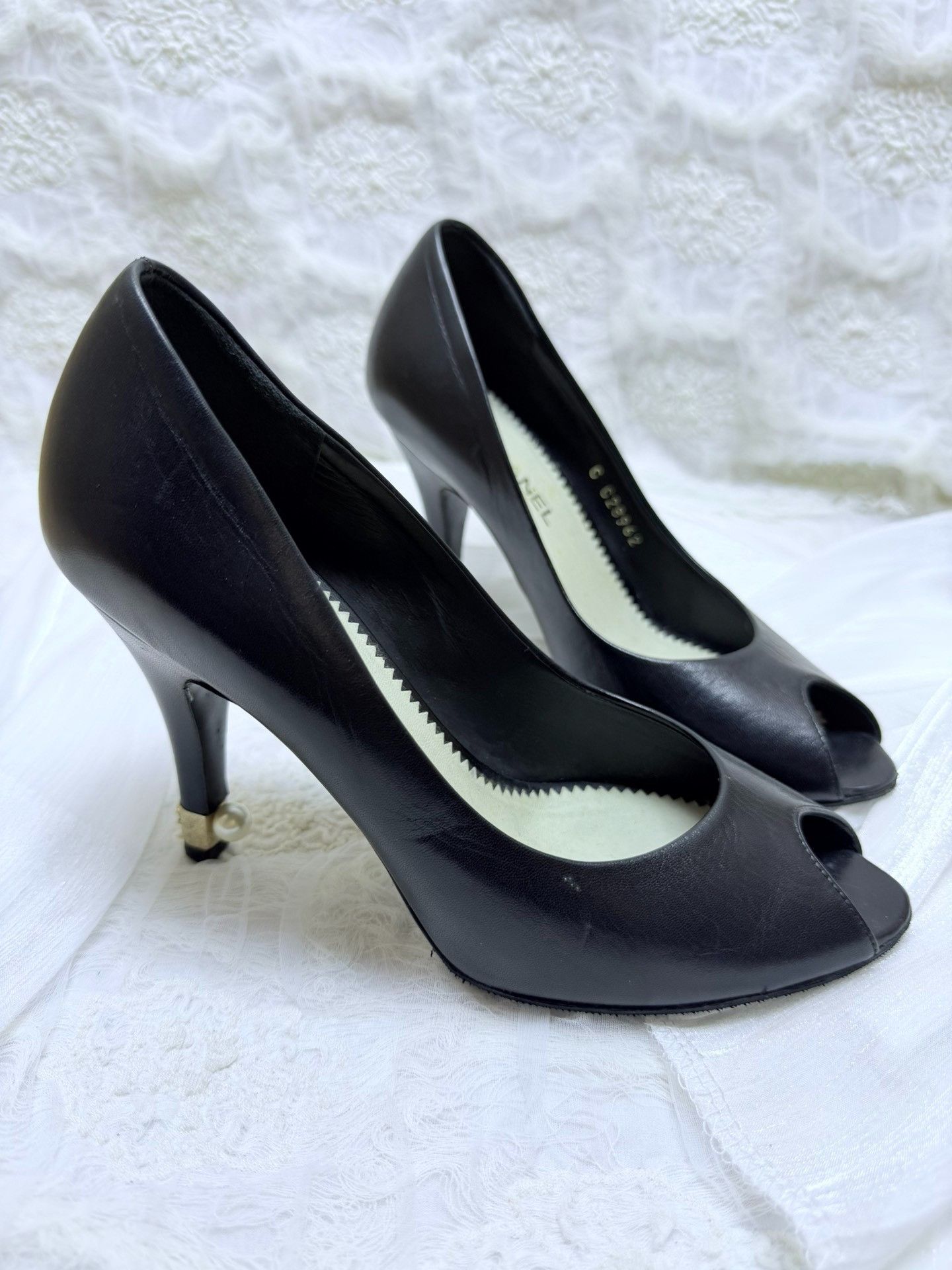 Chanel Chanel Black Lowtop Sneakers us_5-5 Women Size US 5.5 / IT 35.5 - 2 Thumbnail