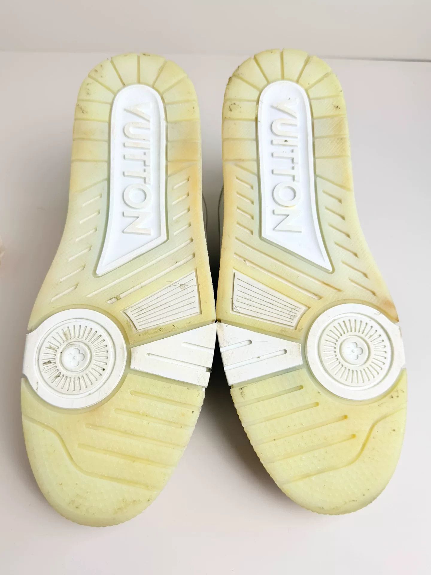 Louis Vuitton Louis Vuitton Training Yellow Lowtop Sneakers 9.5 Men Size US 9.5 / EU 42-43 - 6 Thumbnail