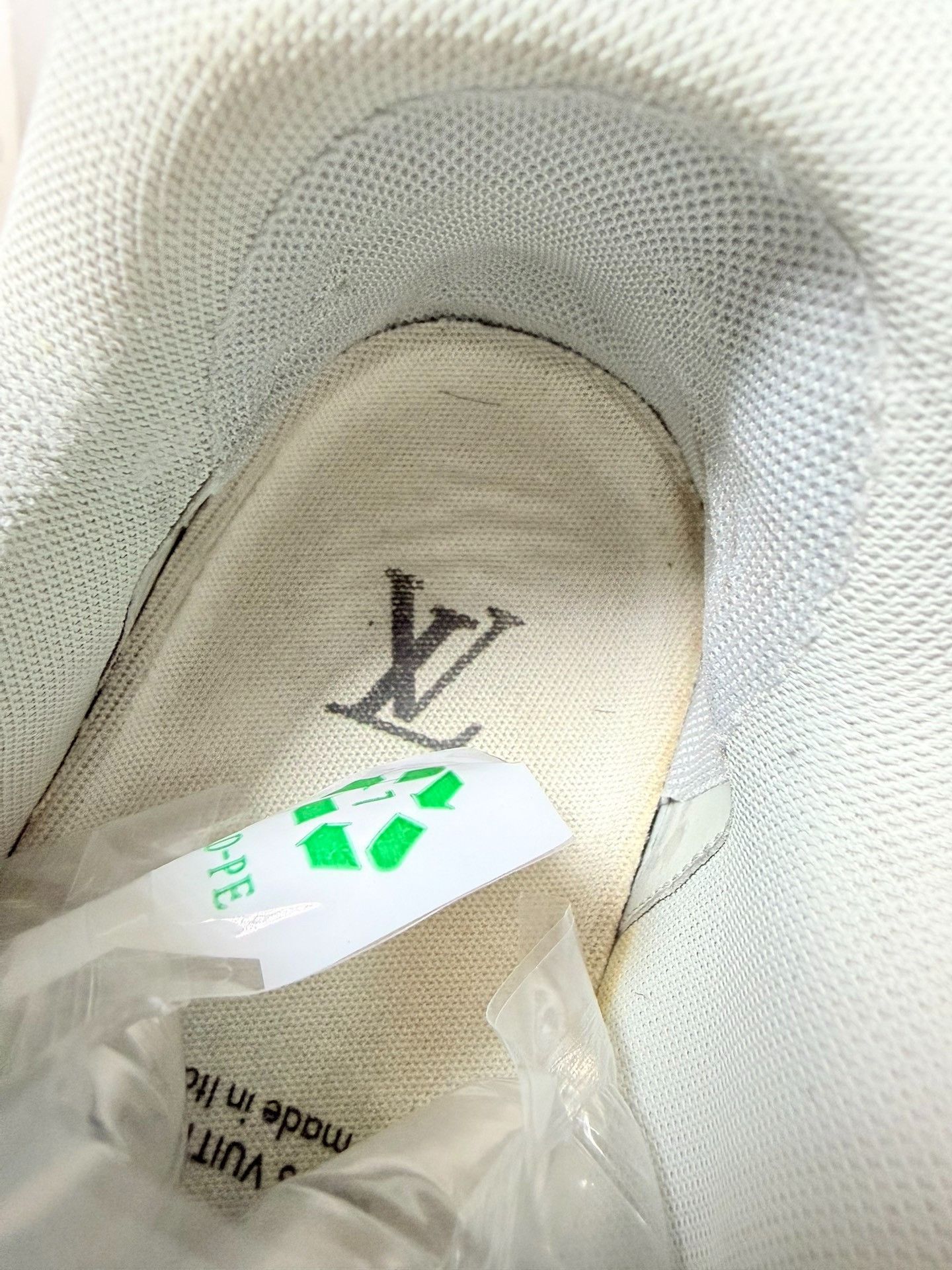 Louis Vuitton Louis Vuitton Training Yellow Lowtop Sneakers 9.5 Men Size US 9.5 / EU 42-43 - 8 Thumbnail