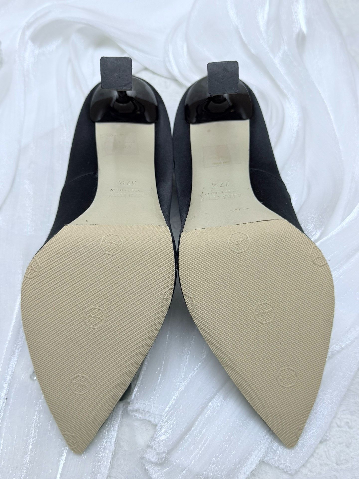 Miu Miu Miu Miu Clear Black Lowtop Sneakers us_7-5 Women Size US 7.5 / IT 37.5 - 6 Thumbnail