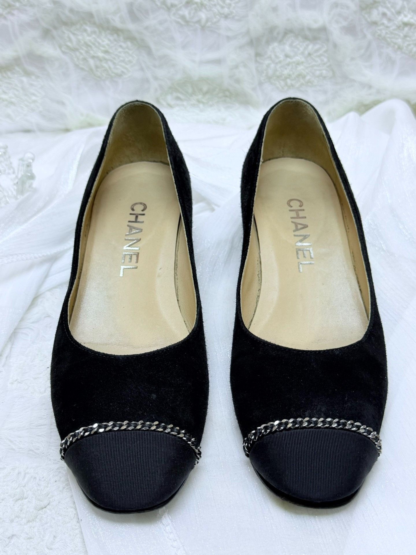 Chanel Chanel Gold Lowtop Sneakers us_5 Women Size US 5 / IT 35 - 3 Thumbnail