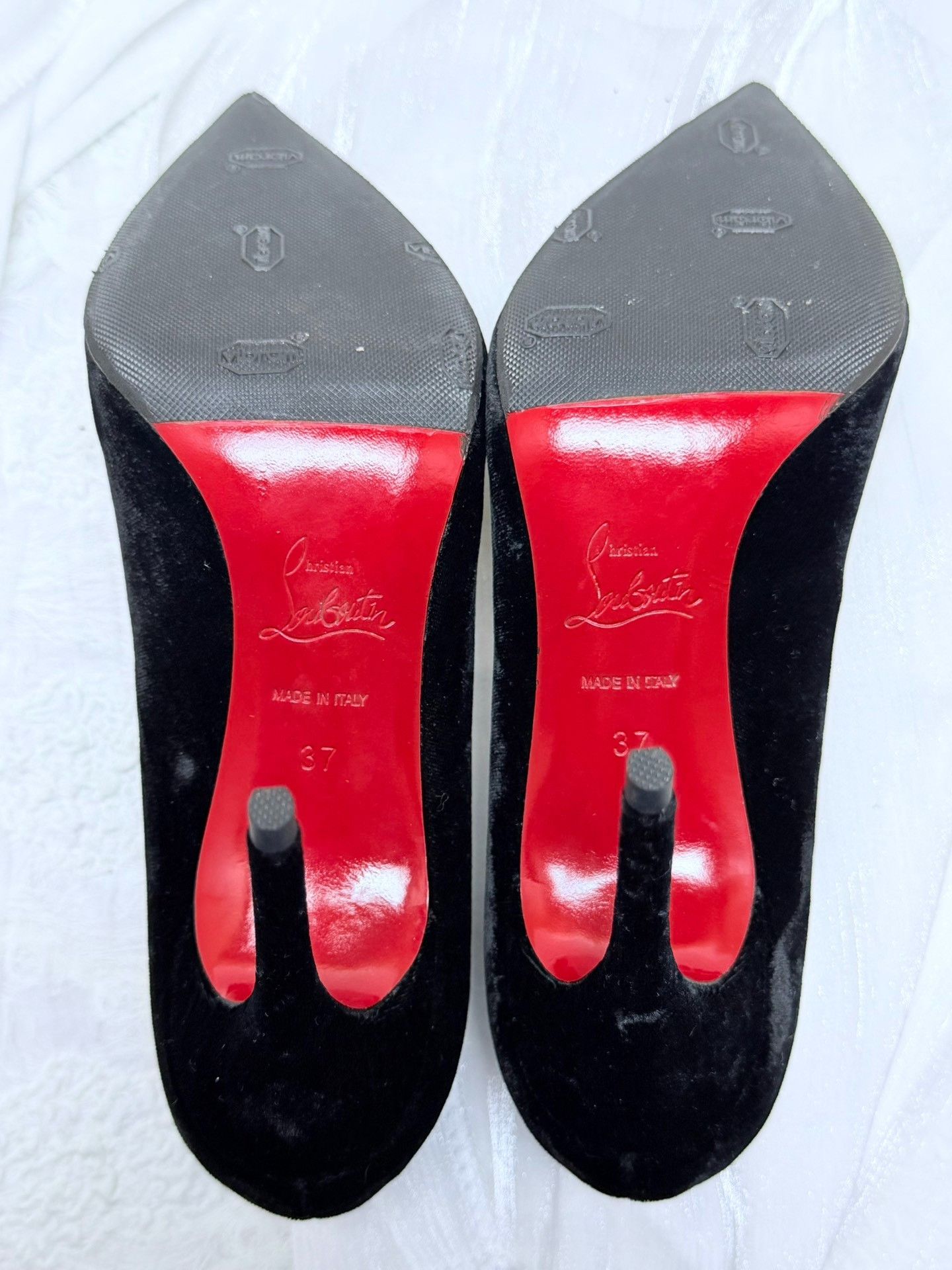 Christian Louboutin Christian Louboutin Velvet Multi Lowtop Sneakers us_7 Women Size US 7 / IT 37 - 5 Thumbnail