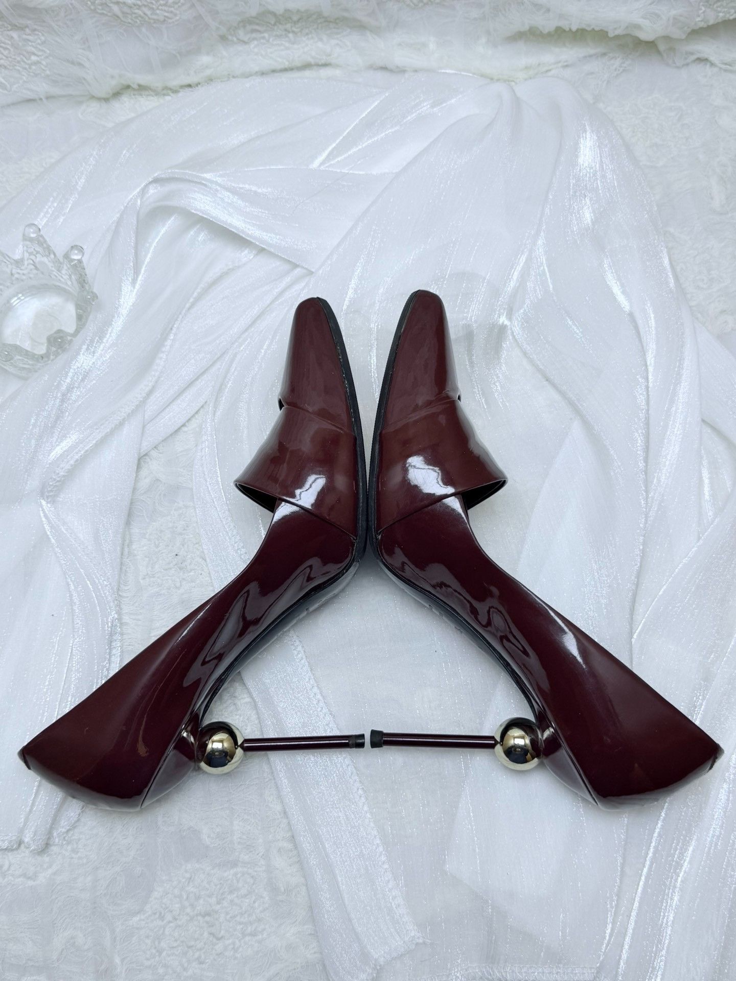 Roger Vivier Roger Vivier Retro Red Lowtop Sneakers us_6-5 Women Size US 6.5 / IT 36.5 - 6 Thumbnail