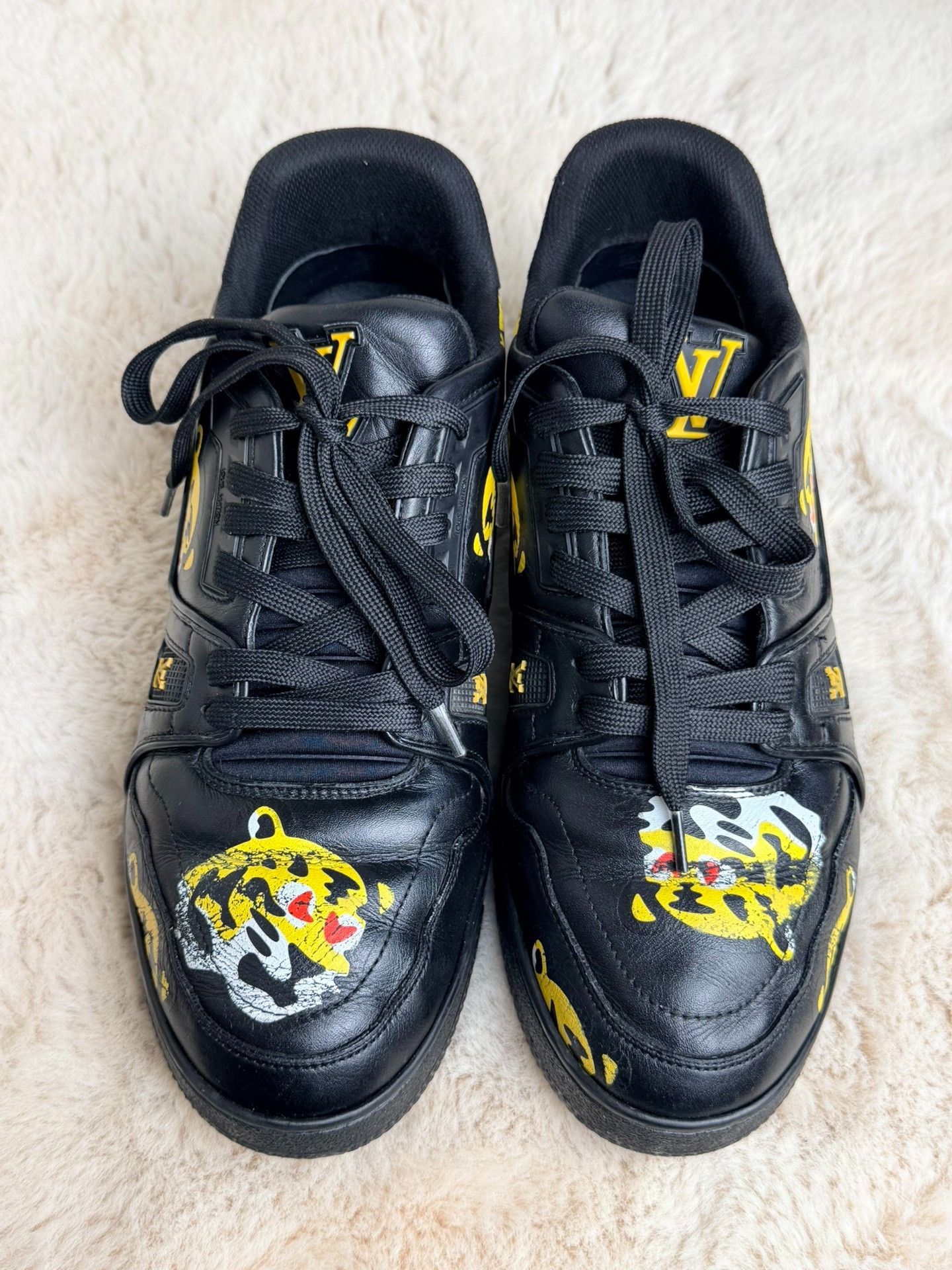 Louis Vuitton Louis Vuitton Collab Black Lowtop Sneakers 8 Men Size US 8 / EU 41 - 3 Thumbnail