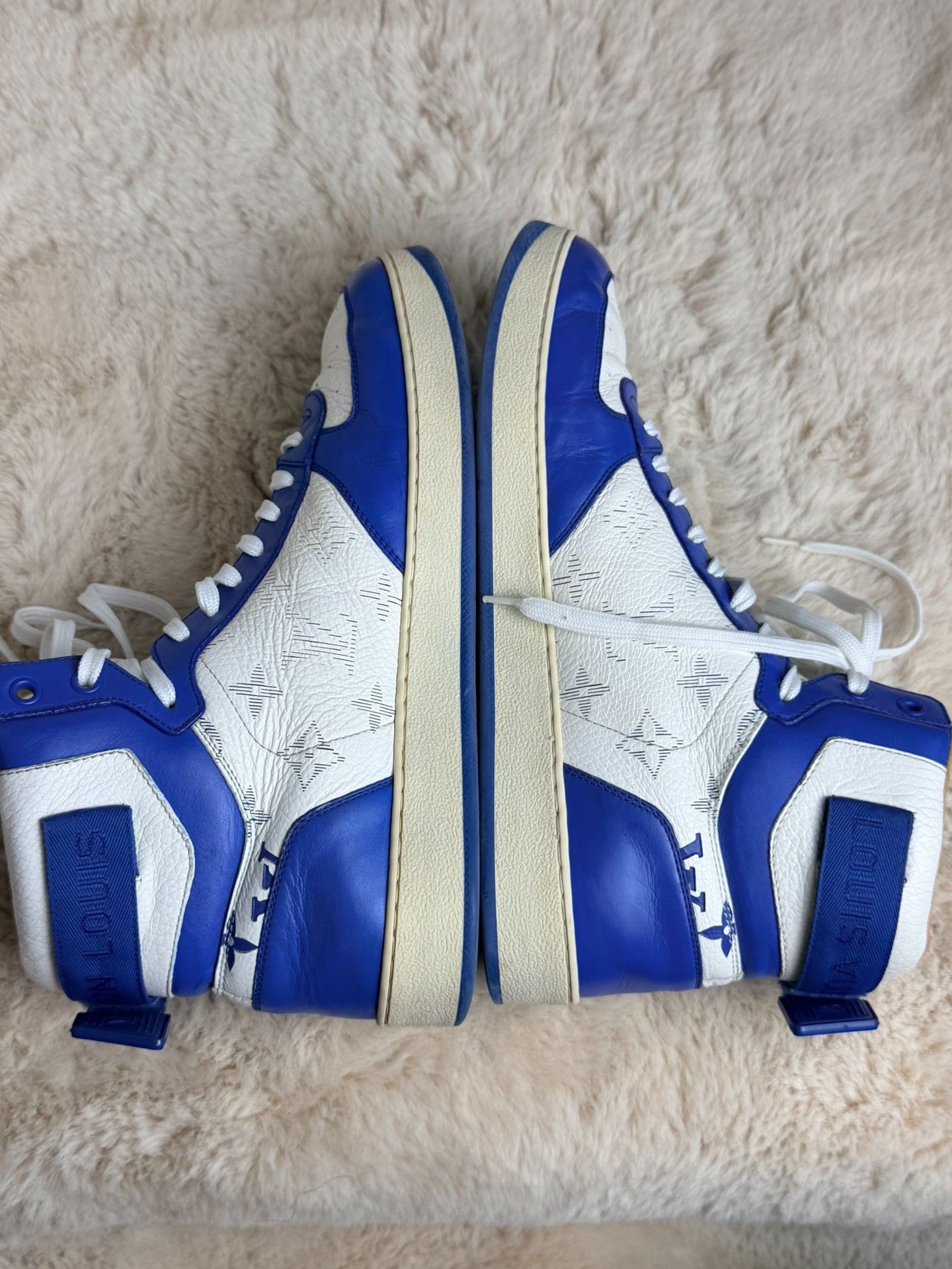 Louis Vuitton Louis Vuitton Blue Hitop Sneakers 8 Men Size US 8 / EU 41 - 4 Thumbnail