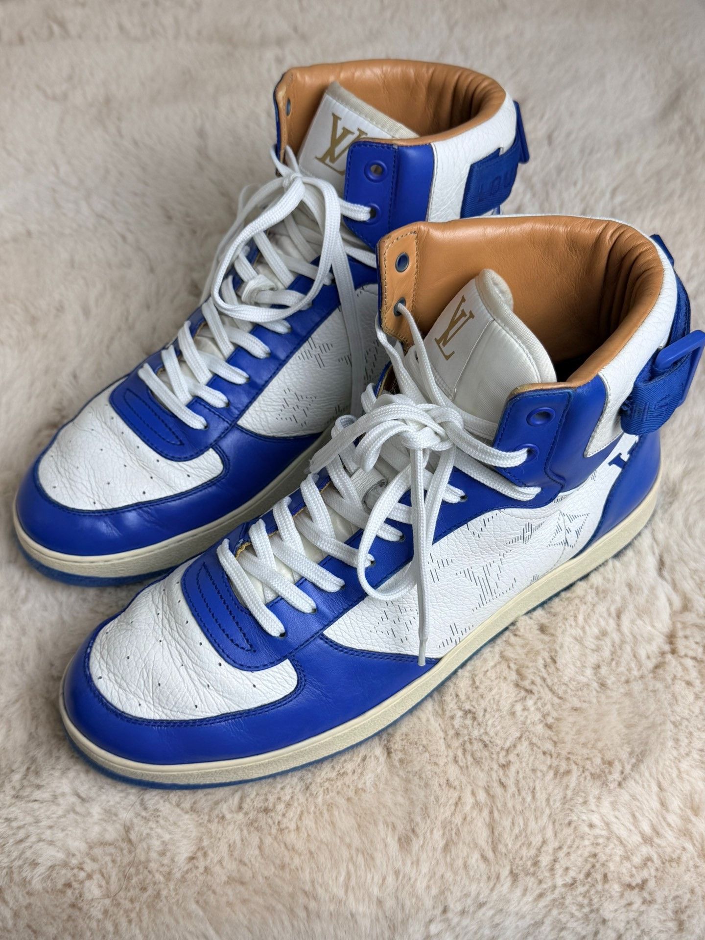 Louis Vuitton Louis Vuitton Blue Hitop Sneakers 8 Men Size US 8 / EU 41 - 2 Thumbnail